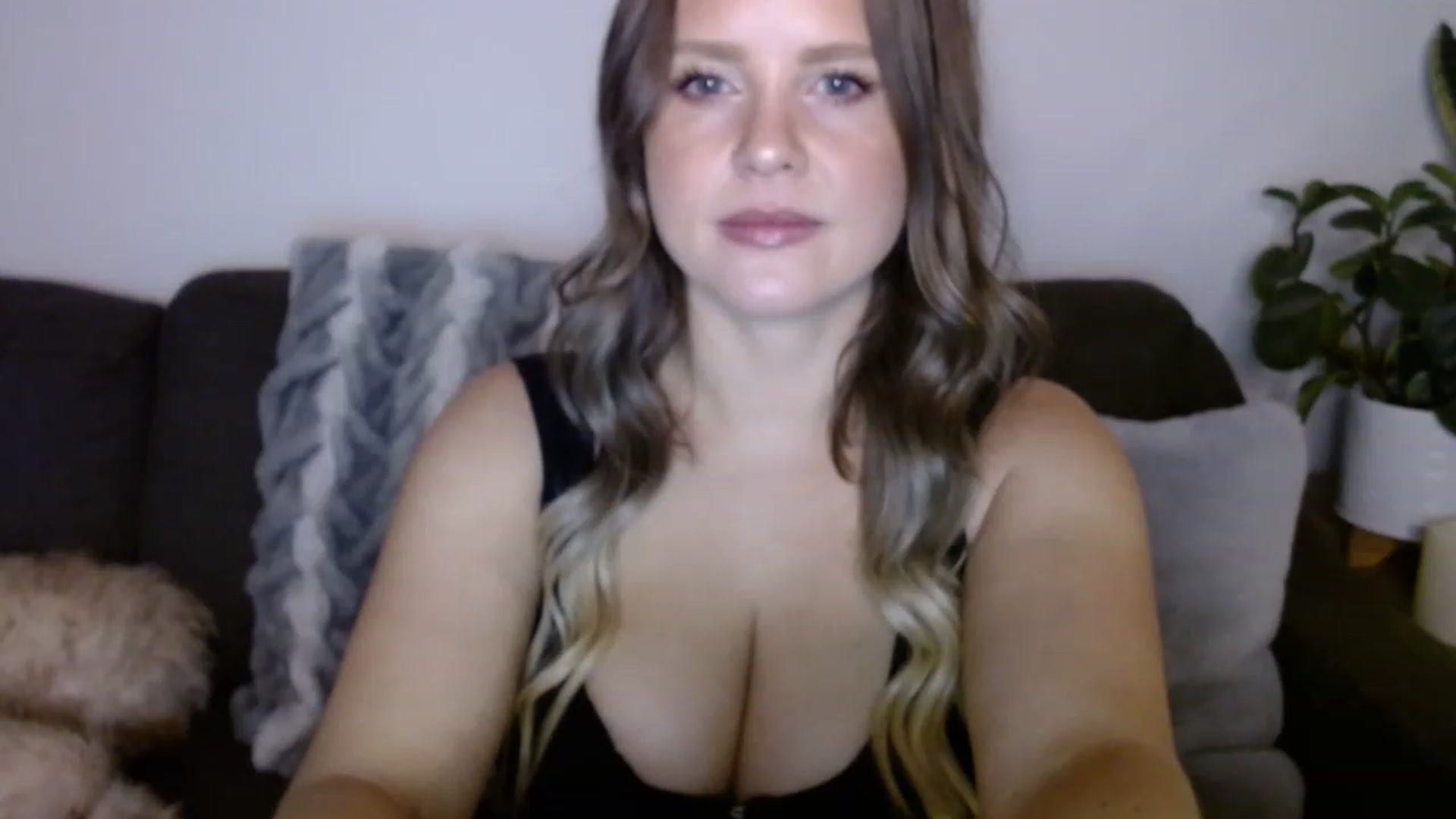 Gallery image thumbnail from sweet__daisy's myfreecams stream on, 02/03/2023, 04:59 image 7 of 20