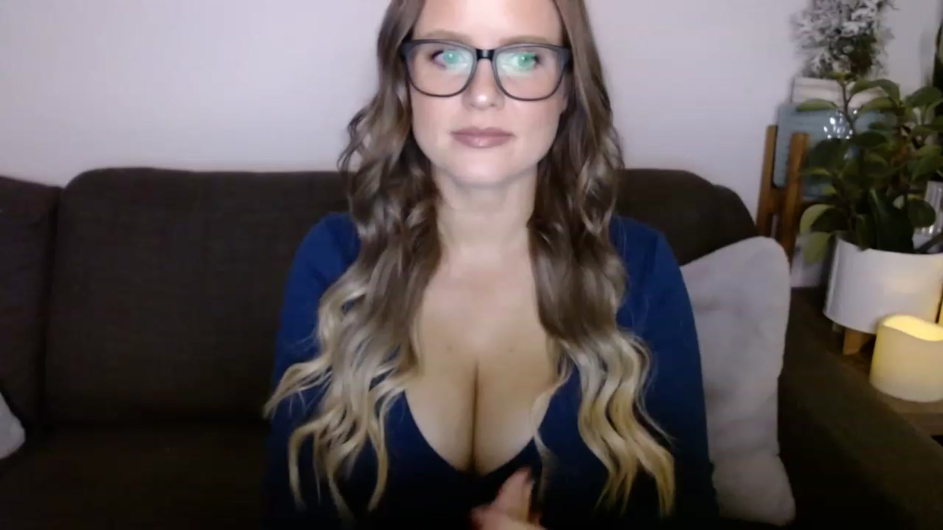 Gallery image thumbnail from sweet__daisy's myfreecams stream on, 02/11/2023, 04:36 image 12 of 20