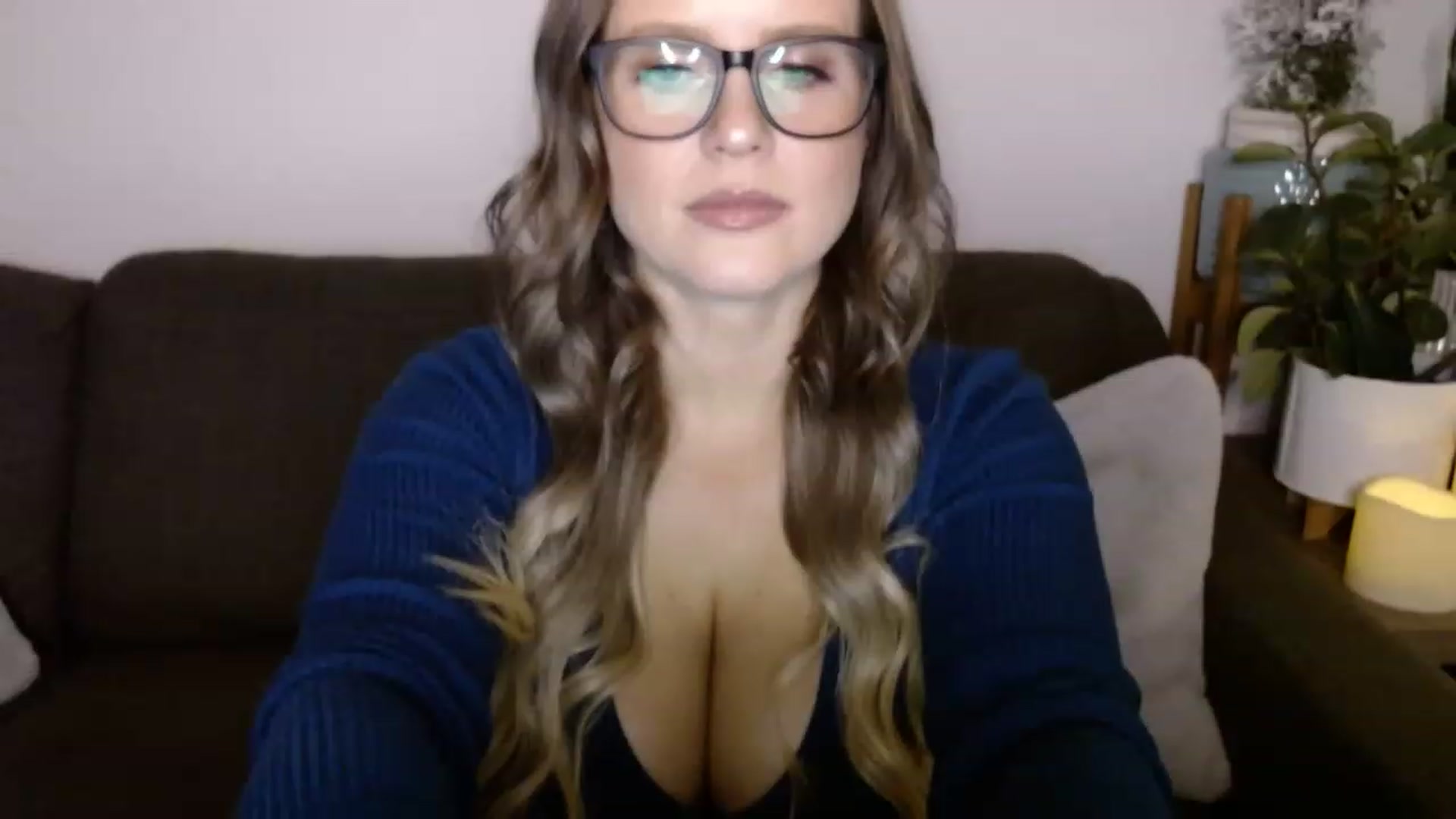 Gallery image thumbnail from sweet__daisy's myfreecams stream on, 02/11/2023, 04:36 image 15 of 20
