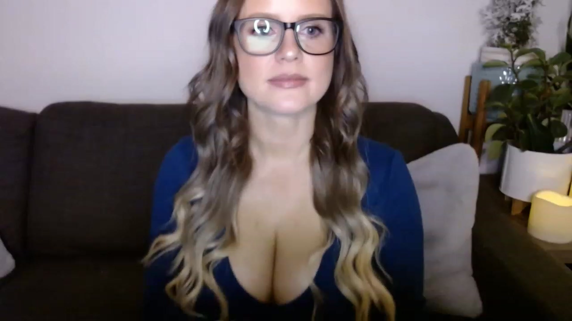 Gallery image thumbnail from sweet__daisy's myfreecams stream on, 02/11/2023, 04:36 image 14 of 20