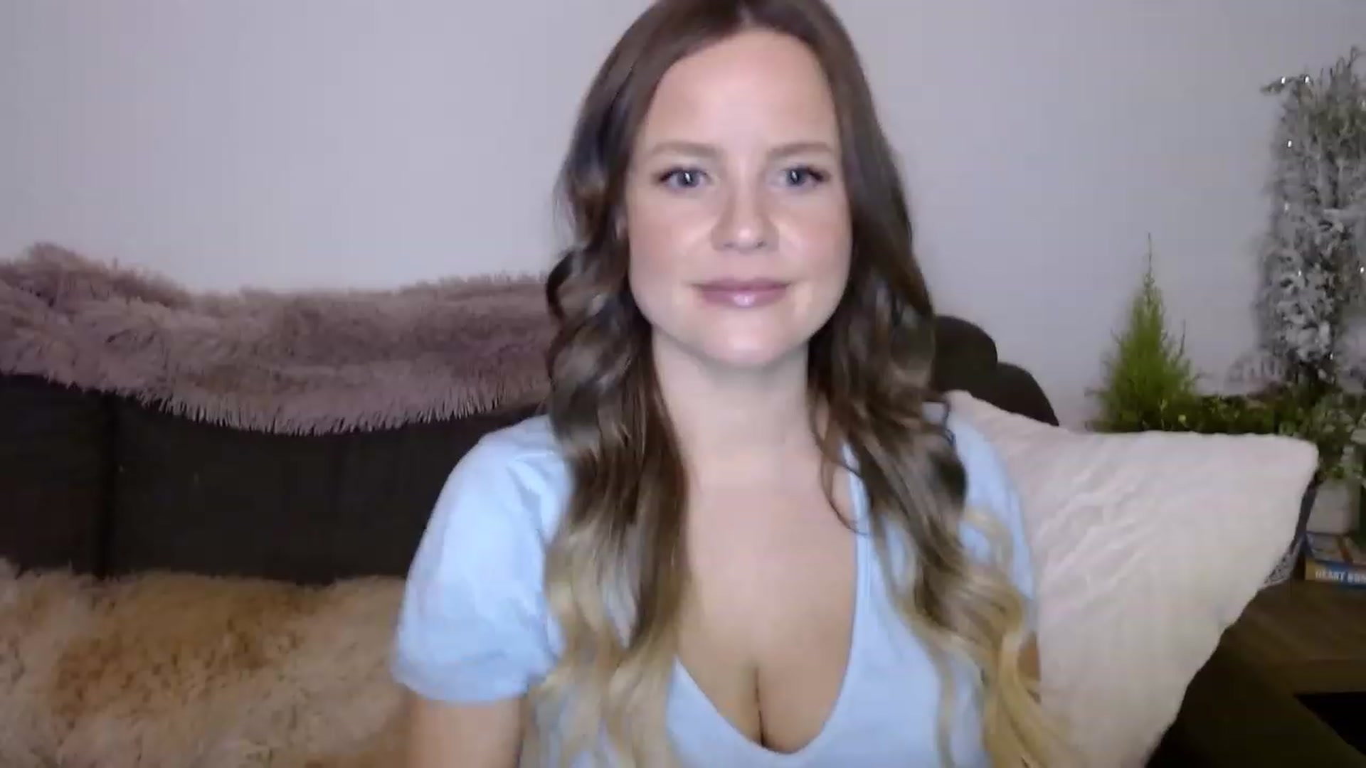 Gallery image thumbnail from sweet__daisy's myfreecams stream on, 03/22/2023, 03:04 image 19 of 20