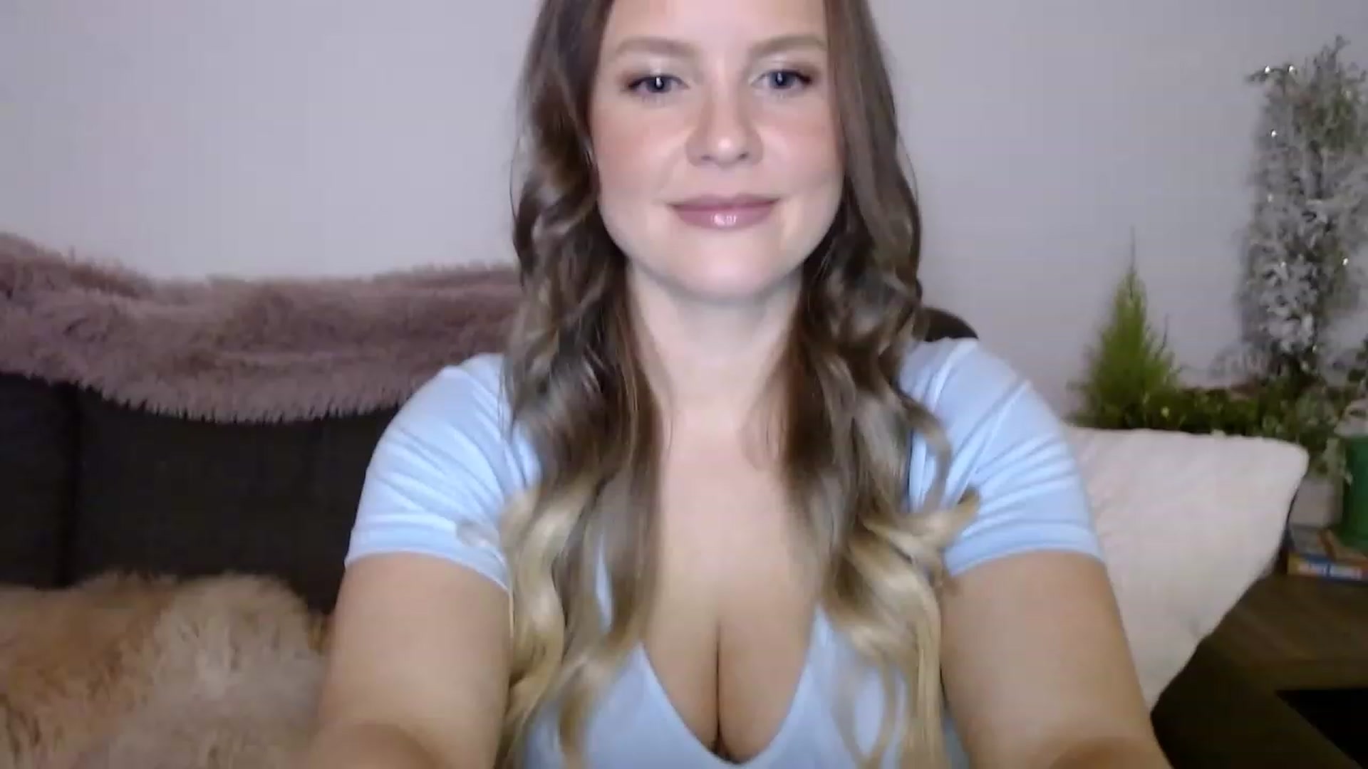 Gallery image thumbnail from sweet__daisy's myfreecams stream on, 03/22/2023, 03:04 image 11 of 20