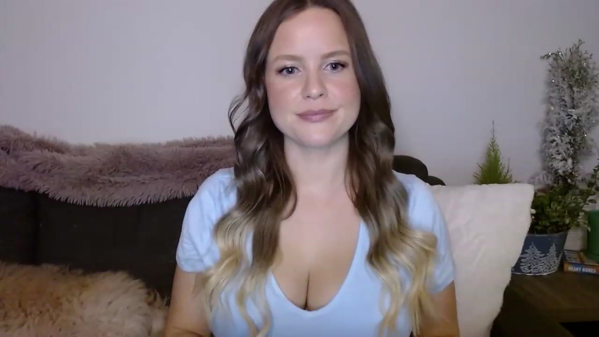 Gallery image thumbnail from sweet__daisy's myfreecams stream on, 03/22/2023, 03:04 image 6 of 20