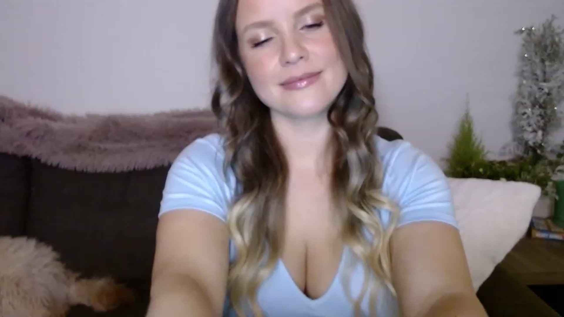 Gallery image thumbnail from sweet__daisy's myfreecams stream on, 03/22/2023, 03:04 image 12 of 20