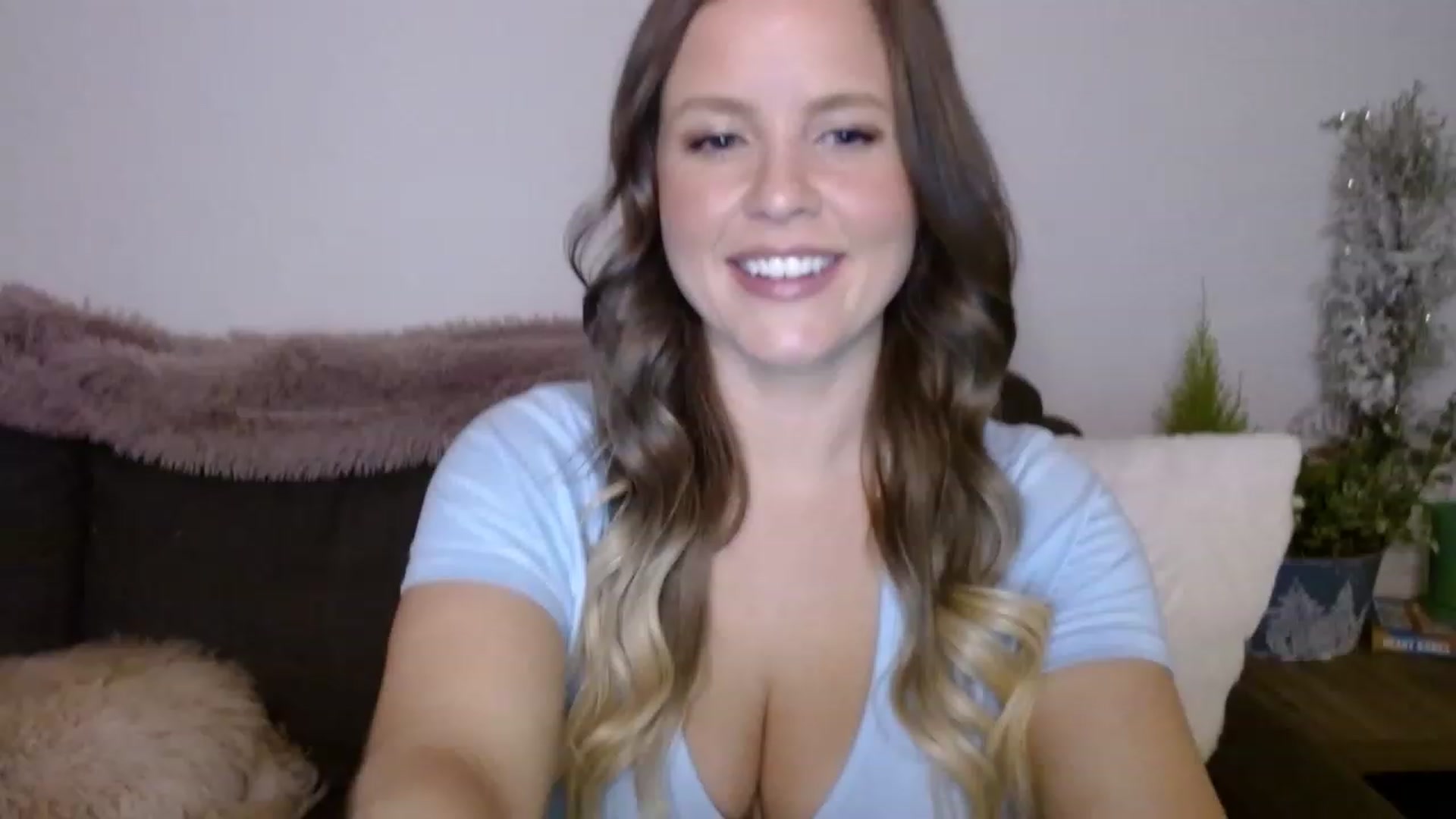 Gallery image thumbnail from sweet__daisy's myfreecams stream on, 03/22/2023, 03:04 image 5 of 20