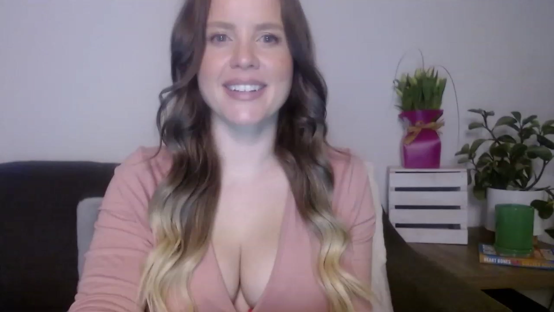 Gallery image thumbnail from sweet__daisy's myfreecams stream on, 03/27/2023, 02:53 image 15 of 20