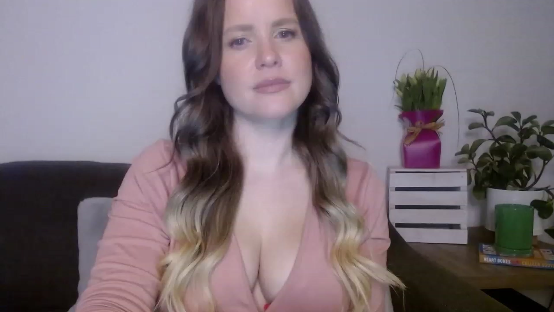 Gallery image thumbnail from sweet__daisy's myfreecams stream on, 03/27/2023, 02:53 image 14 of 20