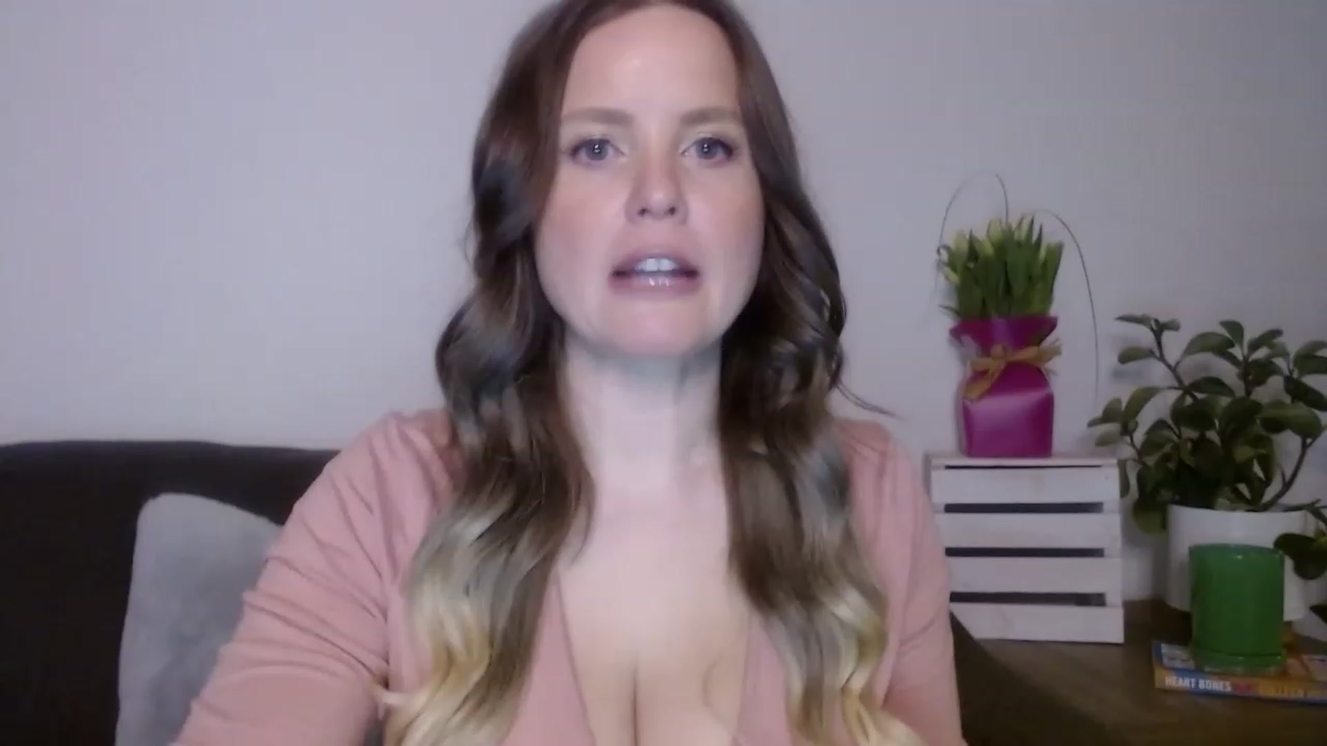 Gallery image thumbnail from sweet__daisy's myfreecams stream on, 03/27/2023, 02:53 image 4 of 20