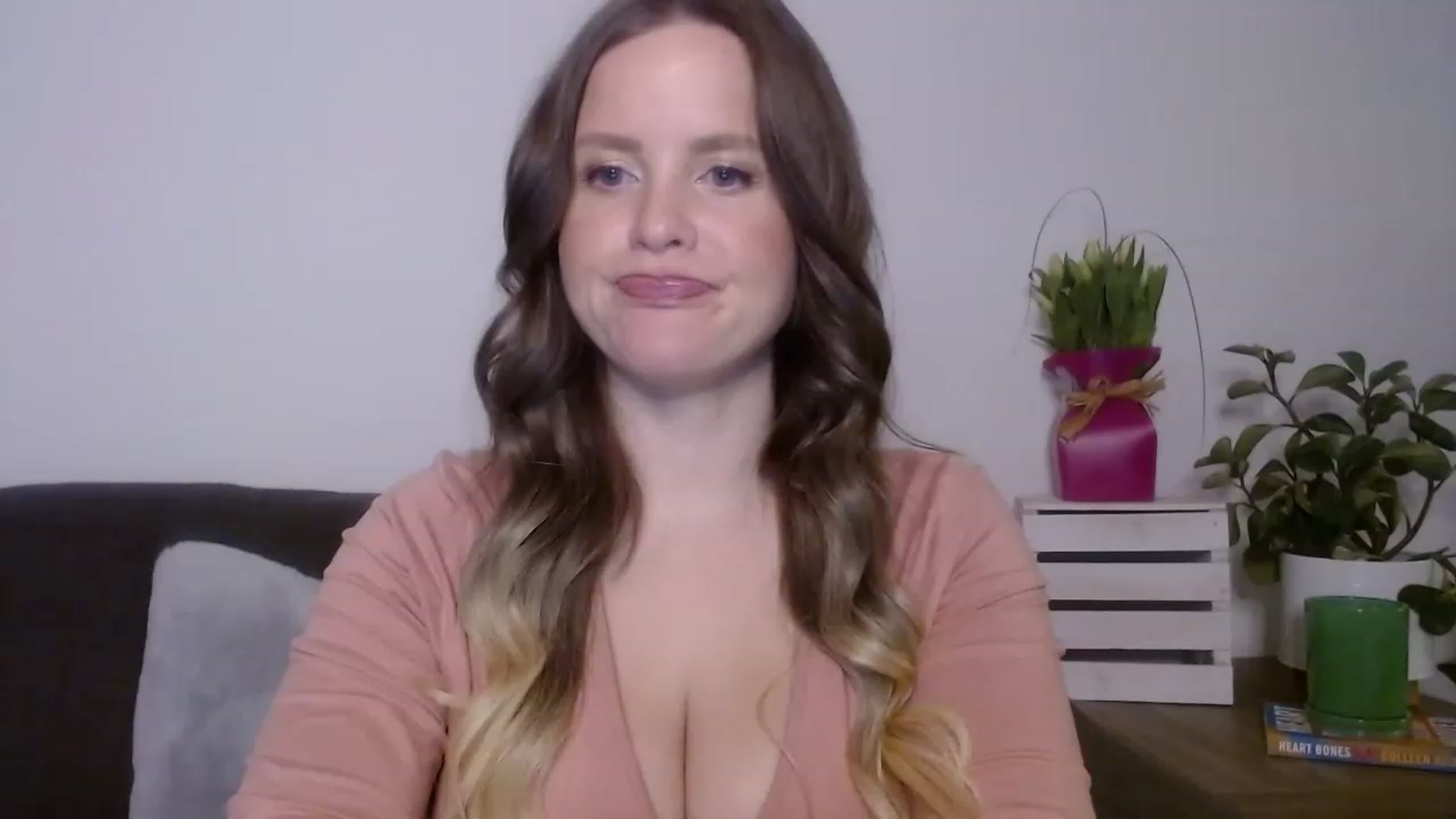 Gallery image thumbnail from sweet__daisy's myfreecams stream on, 03/27/2023, 02:53 image 3 of 20