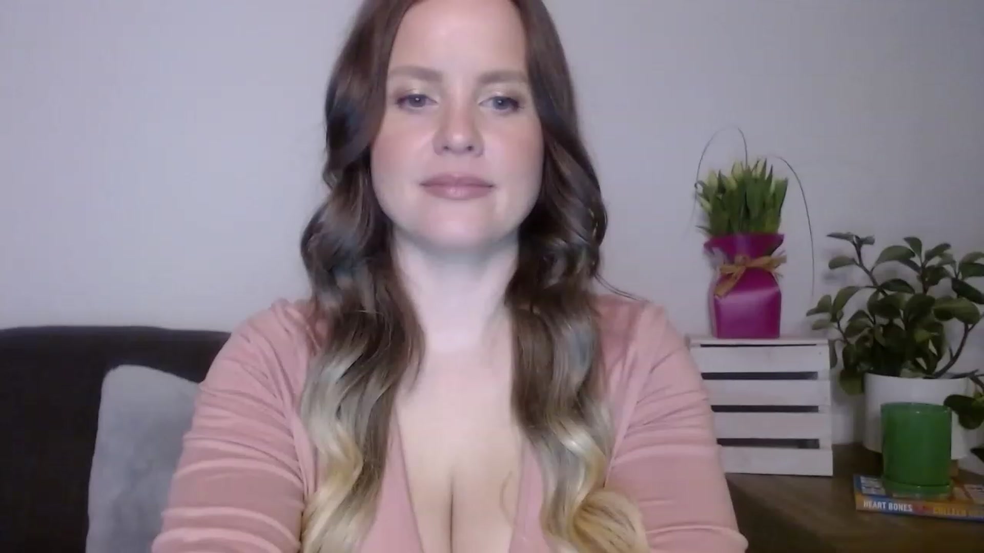 Gallery image thumbnail from sweet__daisy's myfreecams stream on, 03/27/2023, 02:53 image 2 of 20