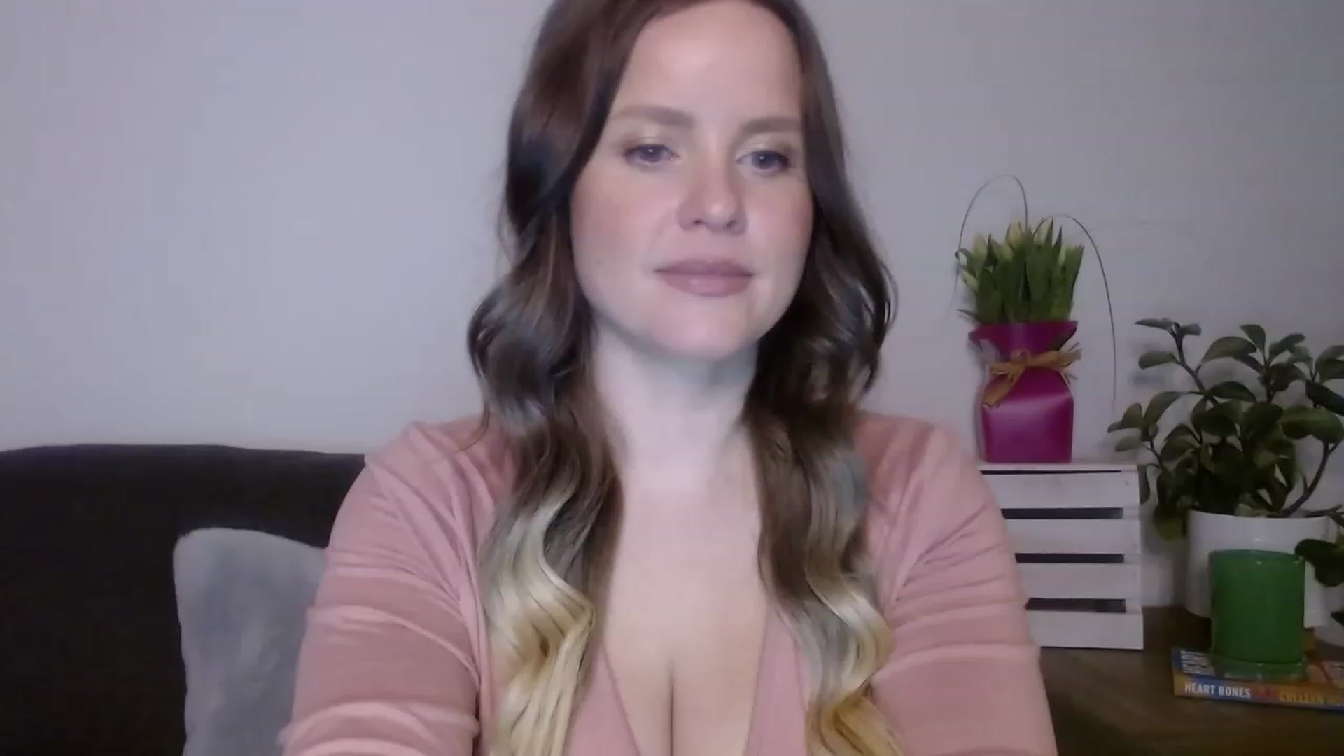 Gallery image thumbnail from sweet__daisy's myfreecams stream on, 03/27/2023, 02:53 image 8 of 20