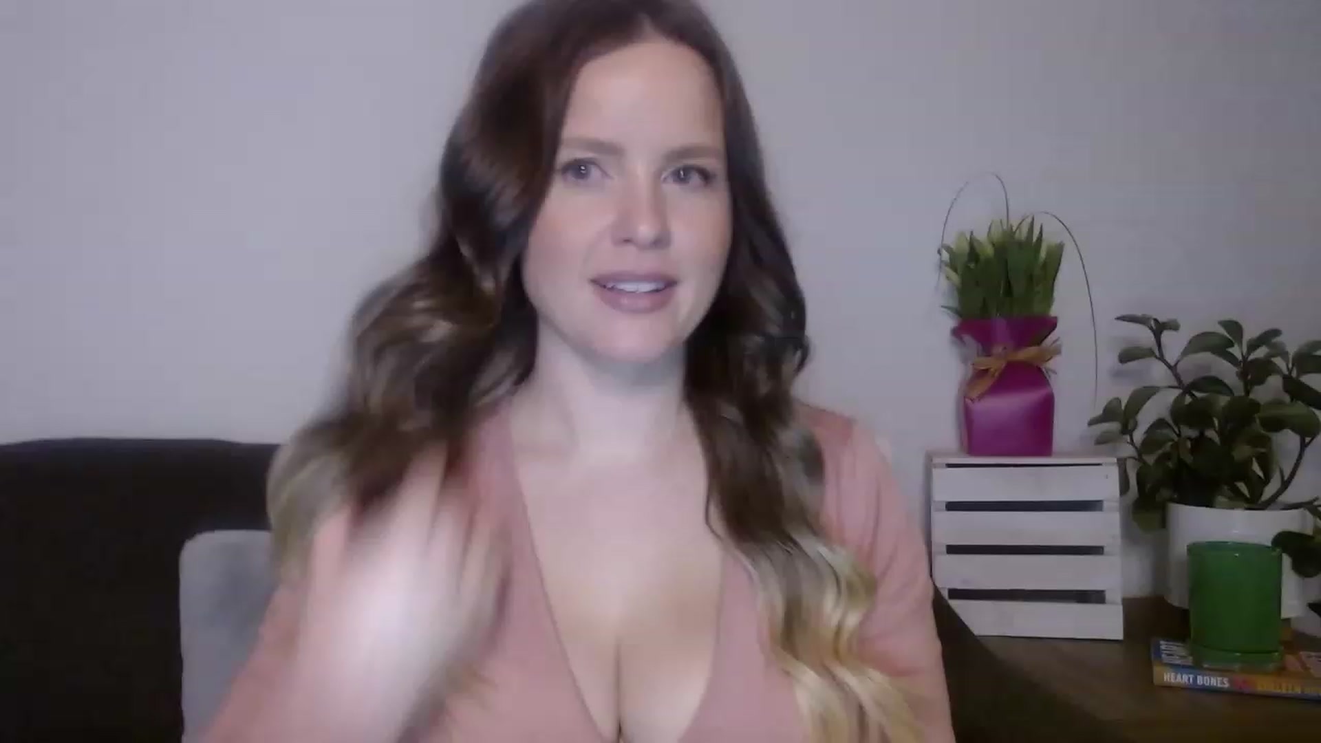 Gallery image thumbnail from sweet__daisy's myfreecams stream on, 03/27/2023, 02:53 image 11 of 20