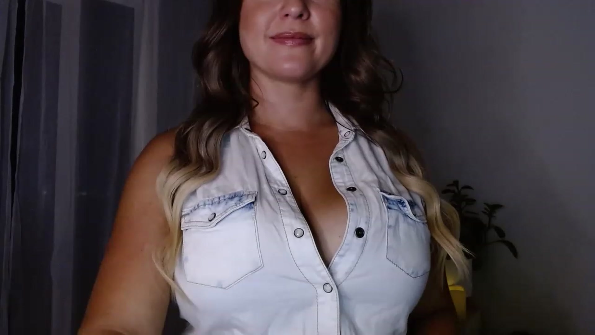 Gallery image thumbnail from sweet__daisy's myfreecams stream on, 06/12/2023, 04:46 image 18 of 20