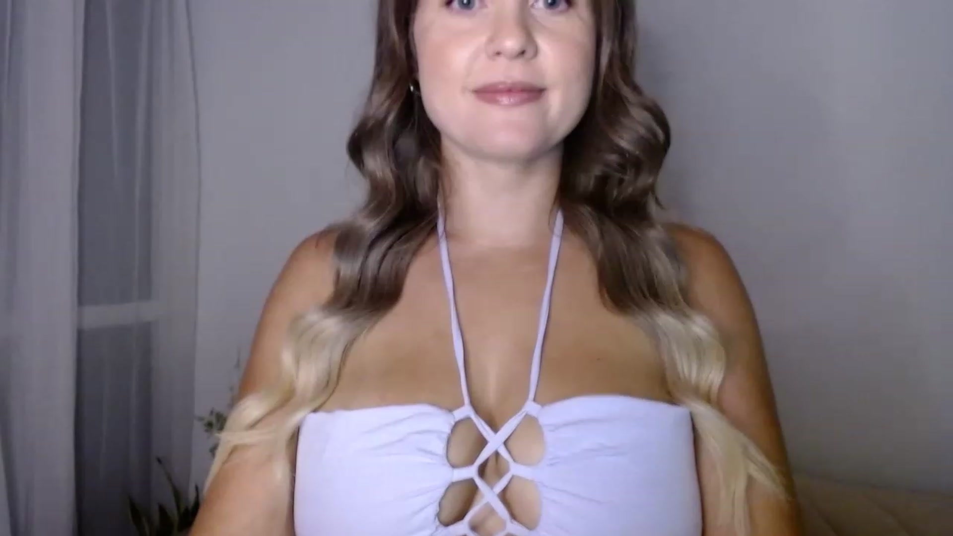 Gallery image thumbnail from sweet__daisy's myfreecams stream on, 06/15/2023, 04:11 image 5 of 20