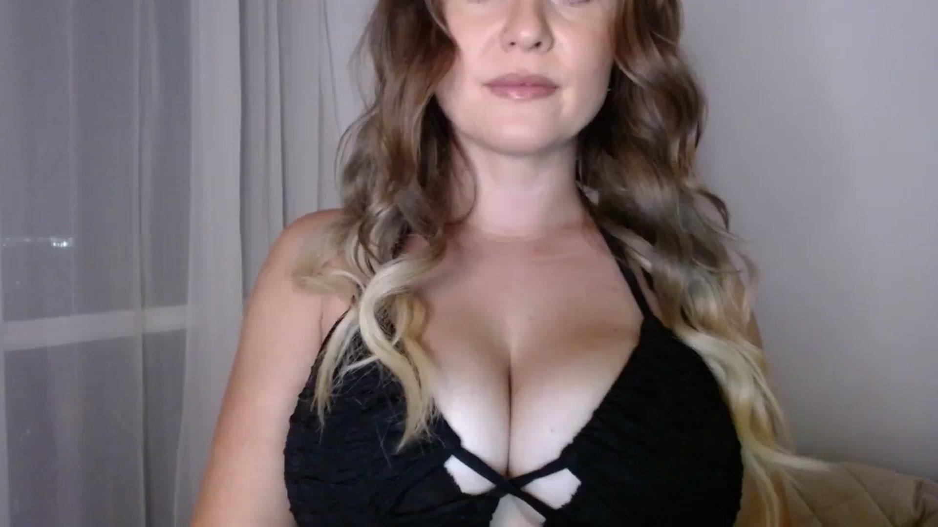 Gallery image thumbnail from sweet__daisy's myfreecams stream on, 07/18/2023, 03:42 image 2 of 20