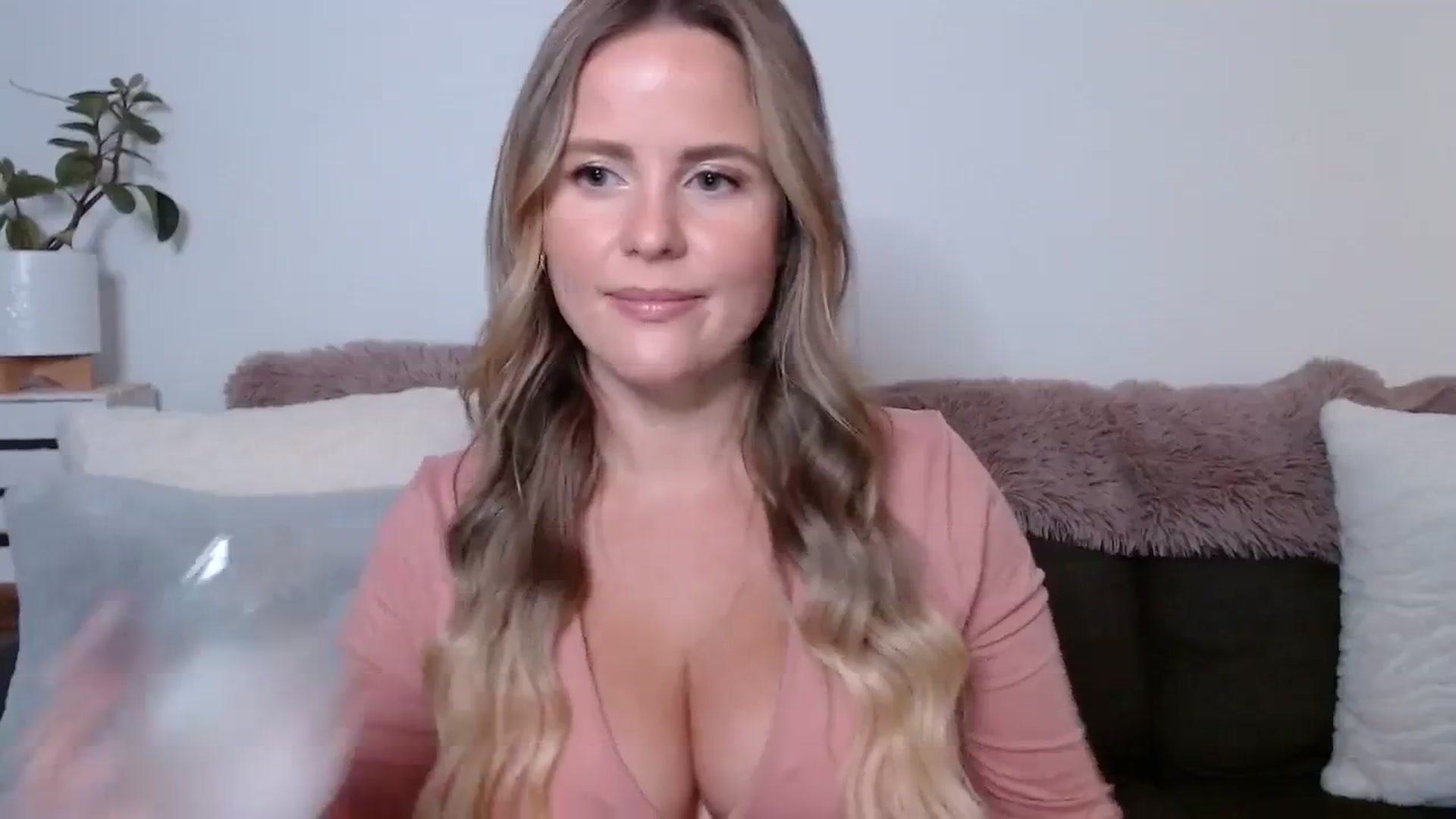 Gallery image thumbnail from sweet__daisy's myfreecams stream on, 09/24/2023, 06:14 image 18 of 20