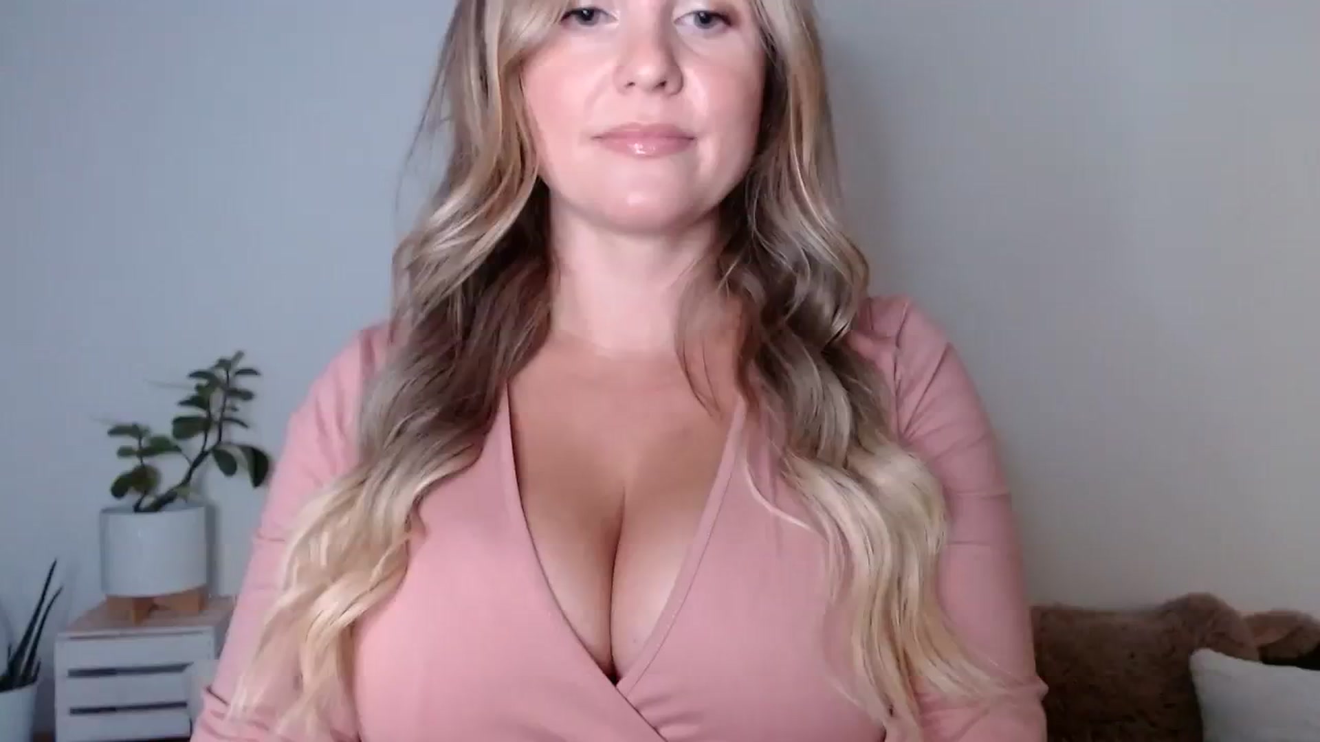Gallery image thumbnail from sweet__daisy's myfreecams stream on, 09/24/2023, 06:14 image 9 of 20