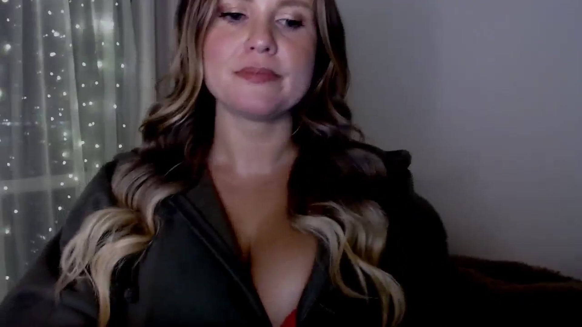Gallery image thumbnail from sweet__daisy's myfreecams stream on, 01/06/2024, 06:41 image 8 of 20