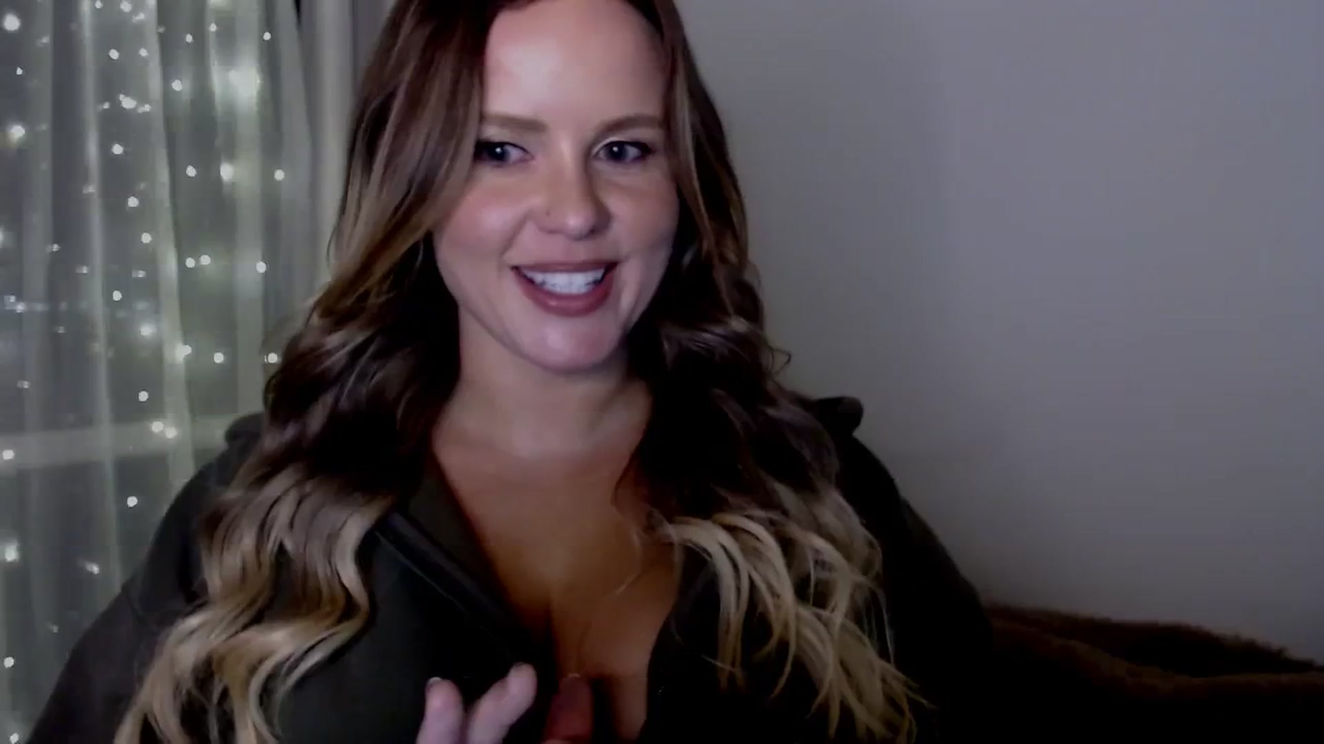 Gallery image thumbnail from sweet__daisy's myfreecams stream on, 01/06/2024, 06:41 image 7 of 20