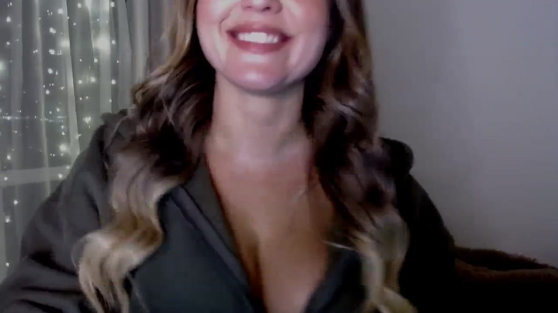 Gallery image thumbnail from sweet__daisy's myfreecams stream on, 01/06/2024, 06:41 image 9 of 20