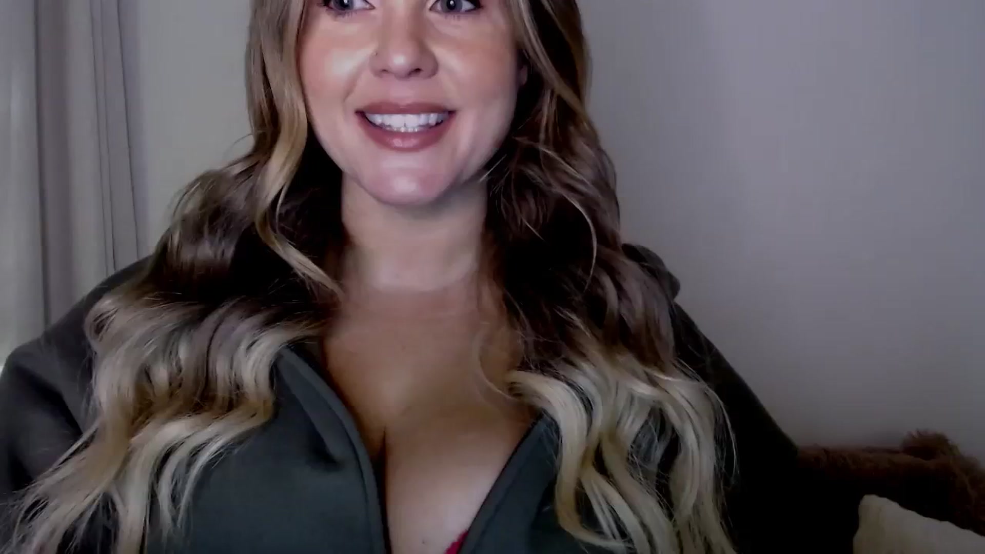 Gallery image thumbnail from sweet__daisy's myfreecams stream on, 01/06/2024, 06:41 image 1 of 20