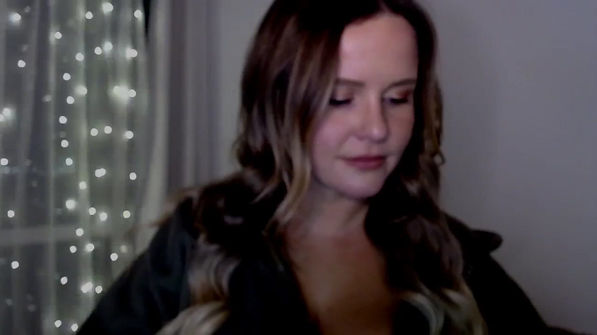 Gallery image thumbnail from sweet__daisy's myfreecams stream on, 01/06/2024, 06:41 image 10 of 20
