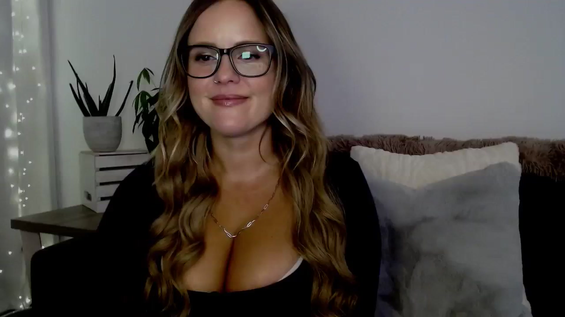 Gallery image thumbnail from sweet__daisy's myfreecams stream on, 03/16/2024, 08:28 image 1 of 20