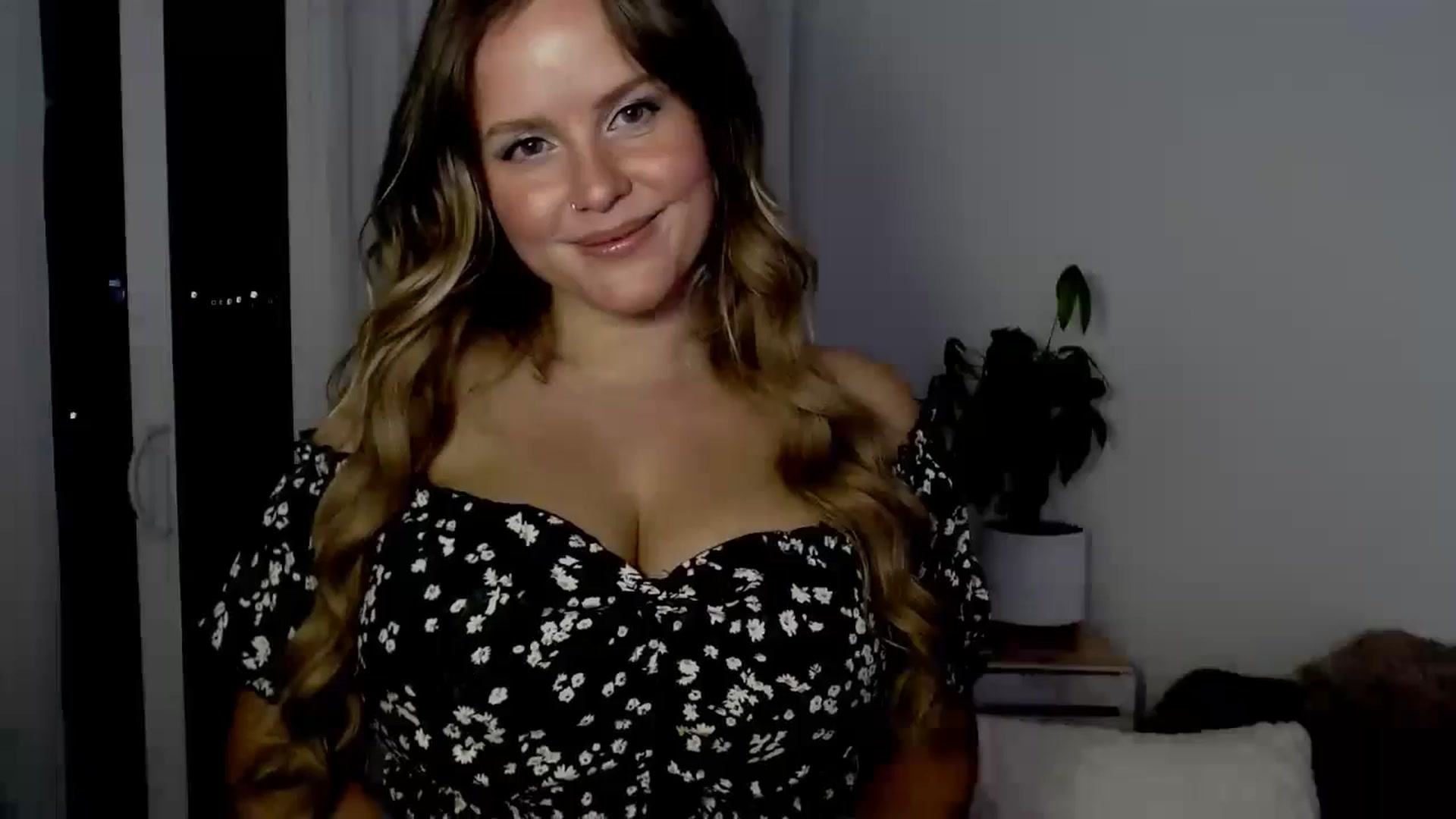 Gallery image thumbnail from sweet__daisy's myfreecams stream on, 05/18/2024, 03:03 image 20 of 20