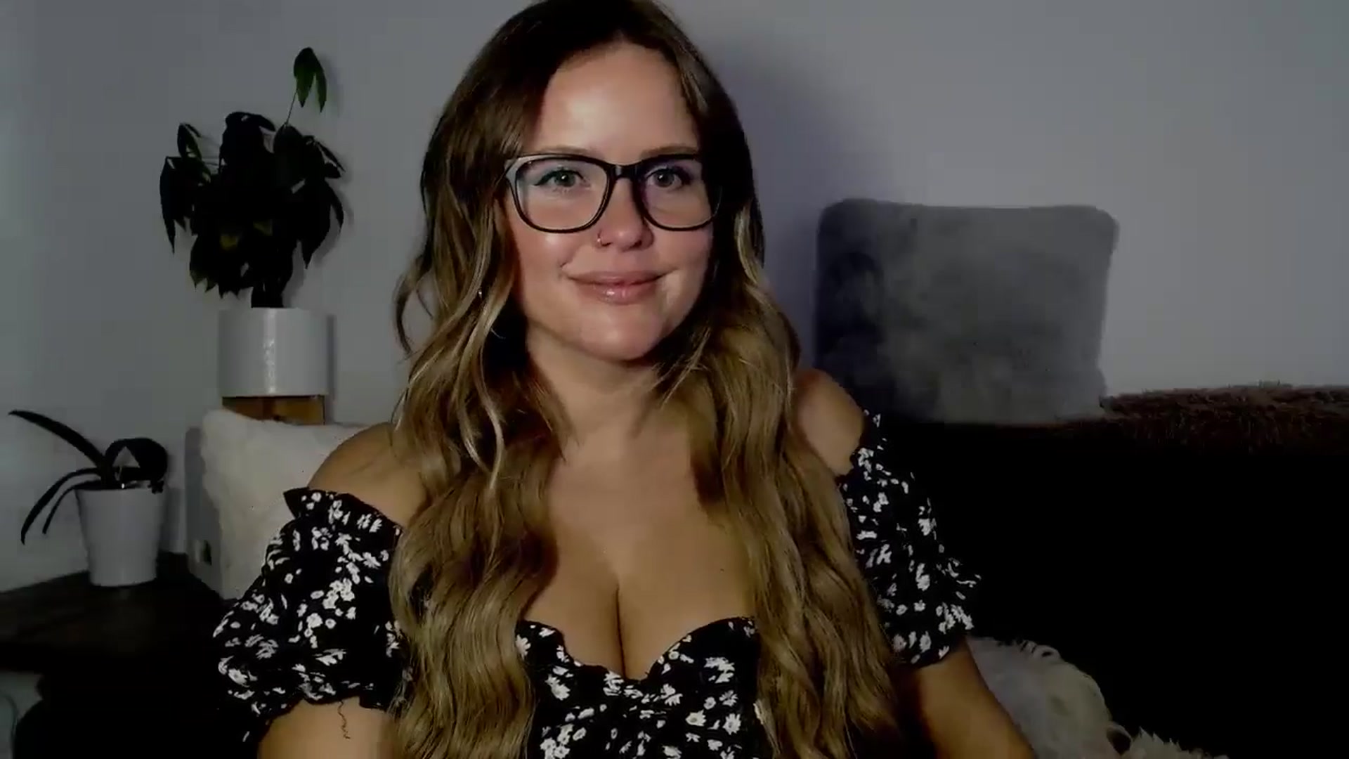 Gallery image thumbnail from sweet__daisy's myfreecams stream on, 05/18/2024, 08:12 image 3 of 20