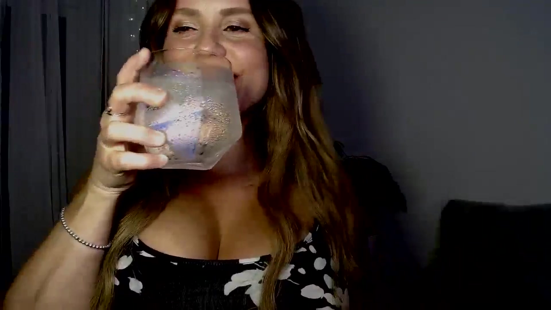 Gallery image thumbnail from sweet__daisy's myfreecams stream on, 06/22/2024, 08:55 image 5 of 20