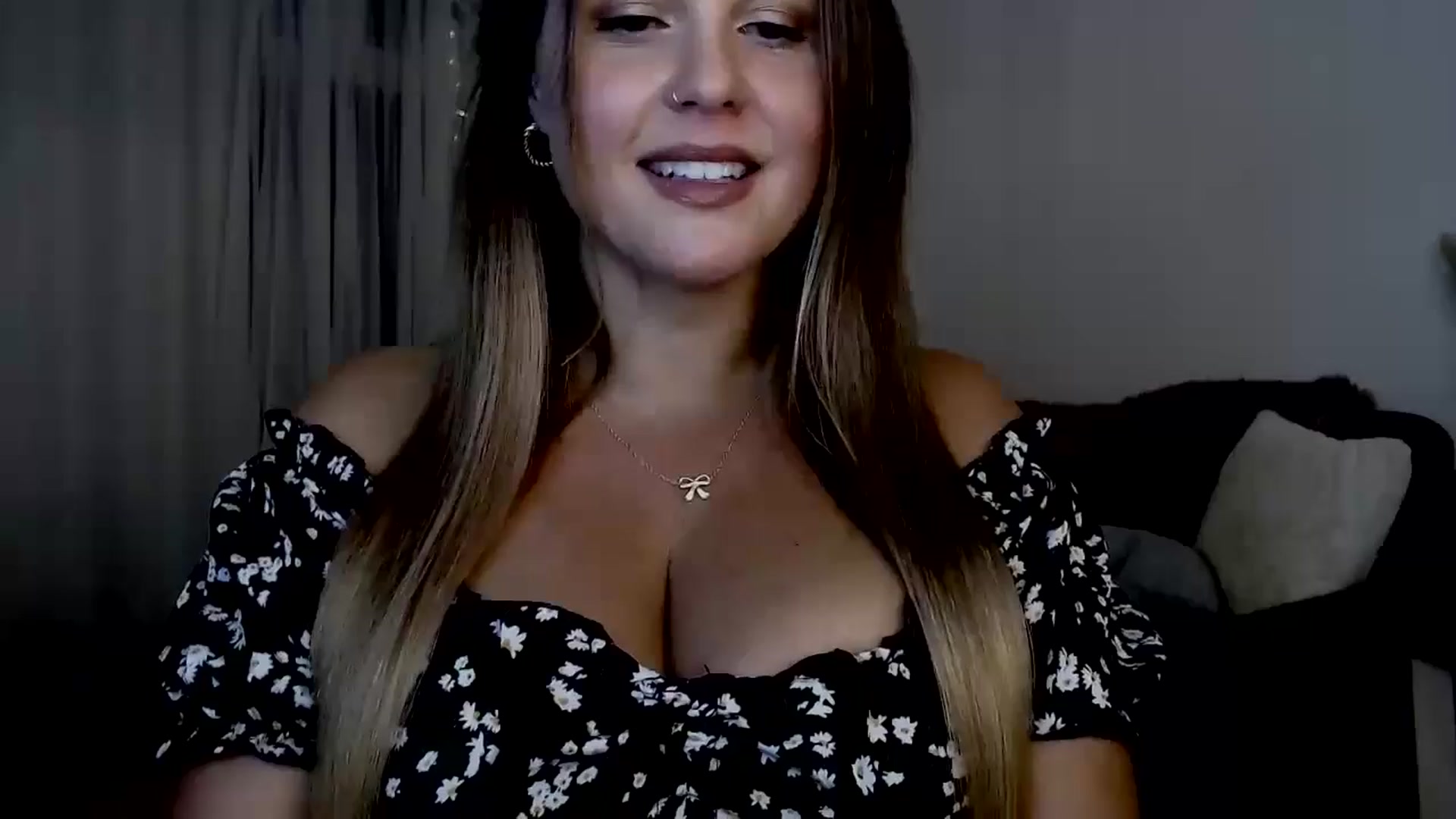 Gallery image thumbnail from sweet__daisy's myfreecams stream on, 08/24/2024, 06:49 image 15 of 20