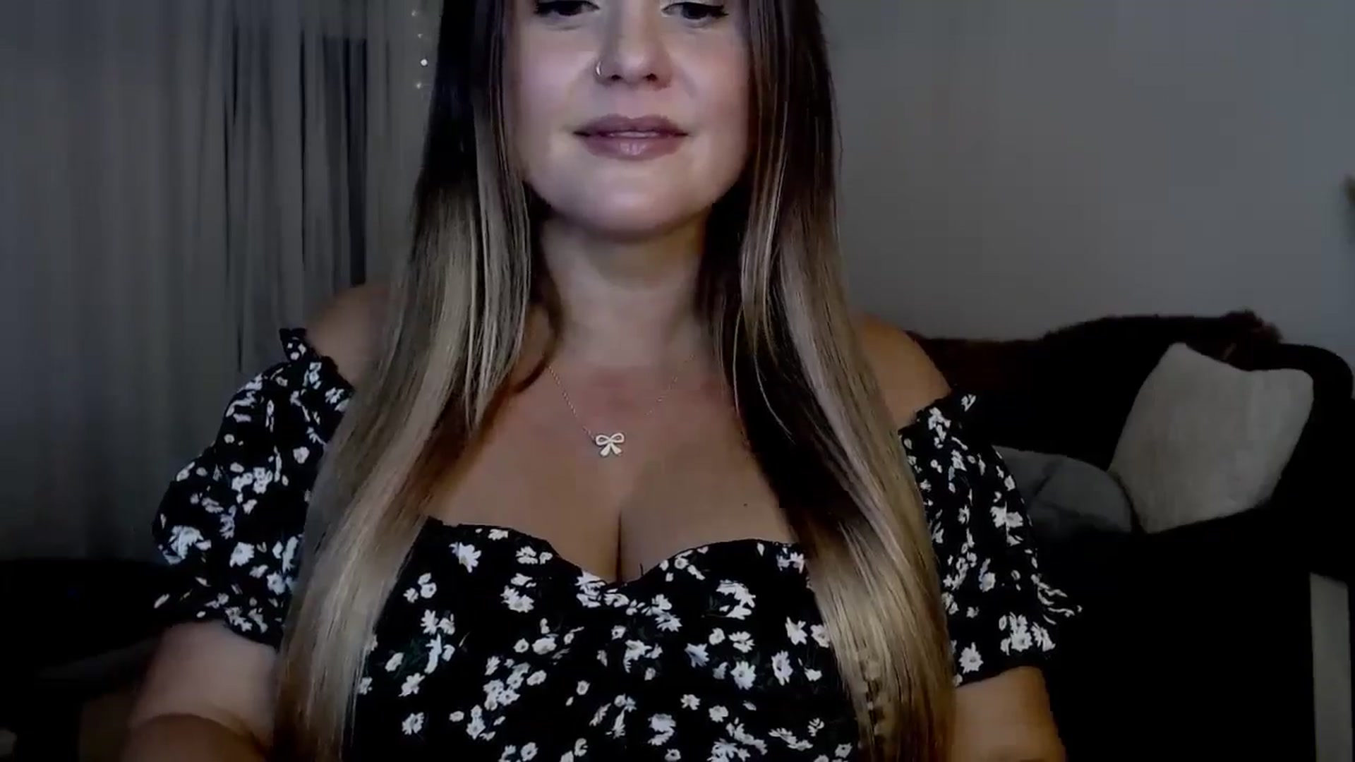 Gallery image thumbnail from sweet__daisy's myfreecams stream on, 08/24/2024, 09:21 image 3 of 20