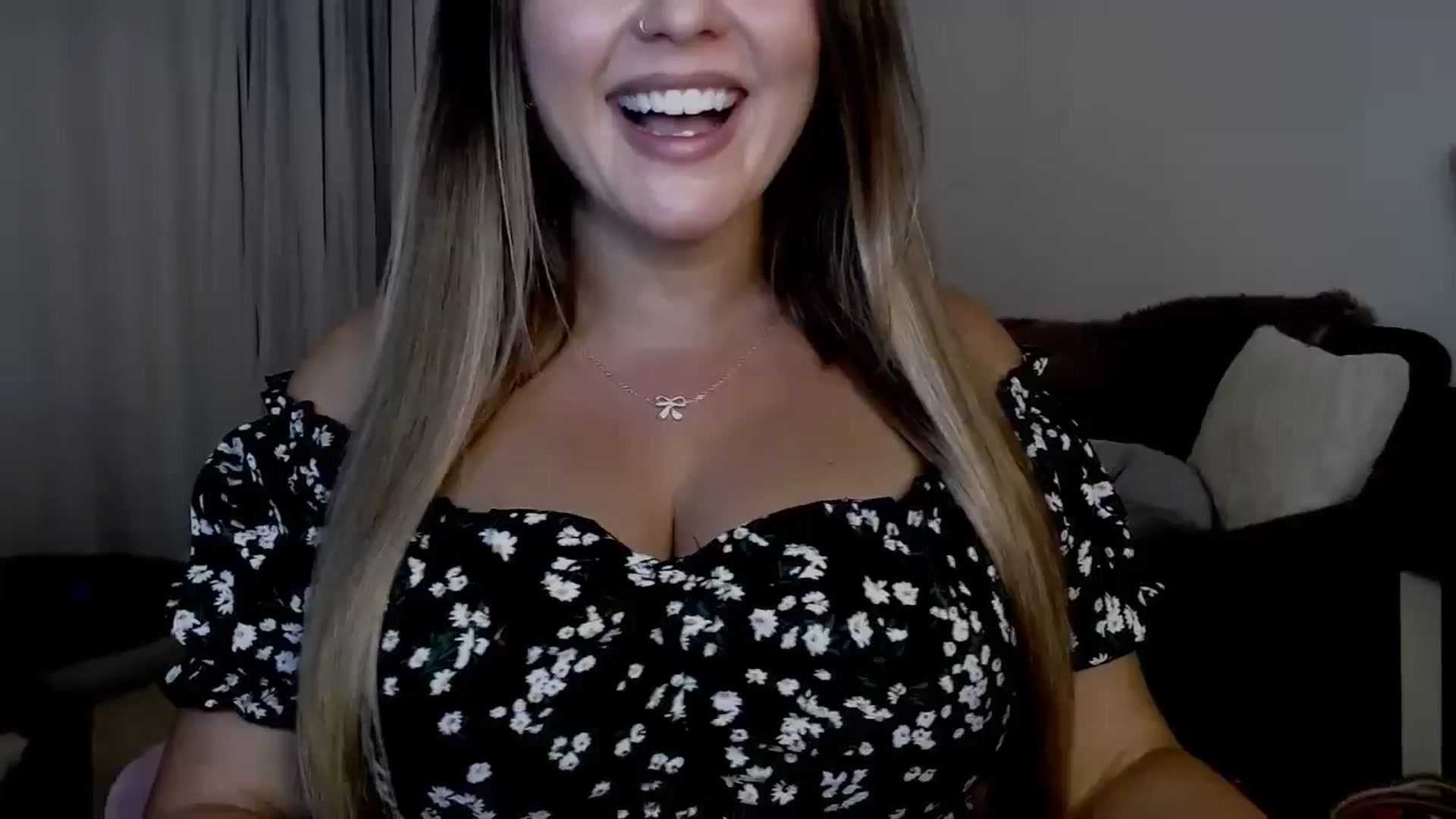 Gallery image thumbnail from sweet__daisy's myfreecams stream on, 08/24/2024, 09:21 image 5 of 20