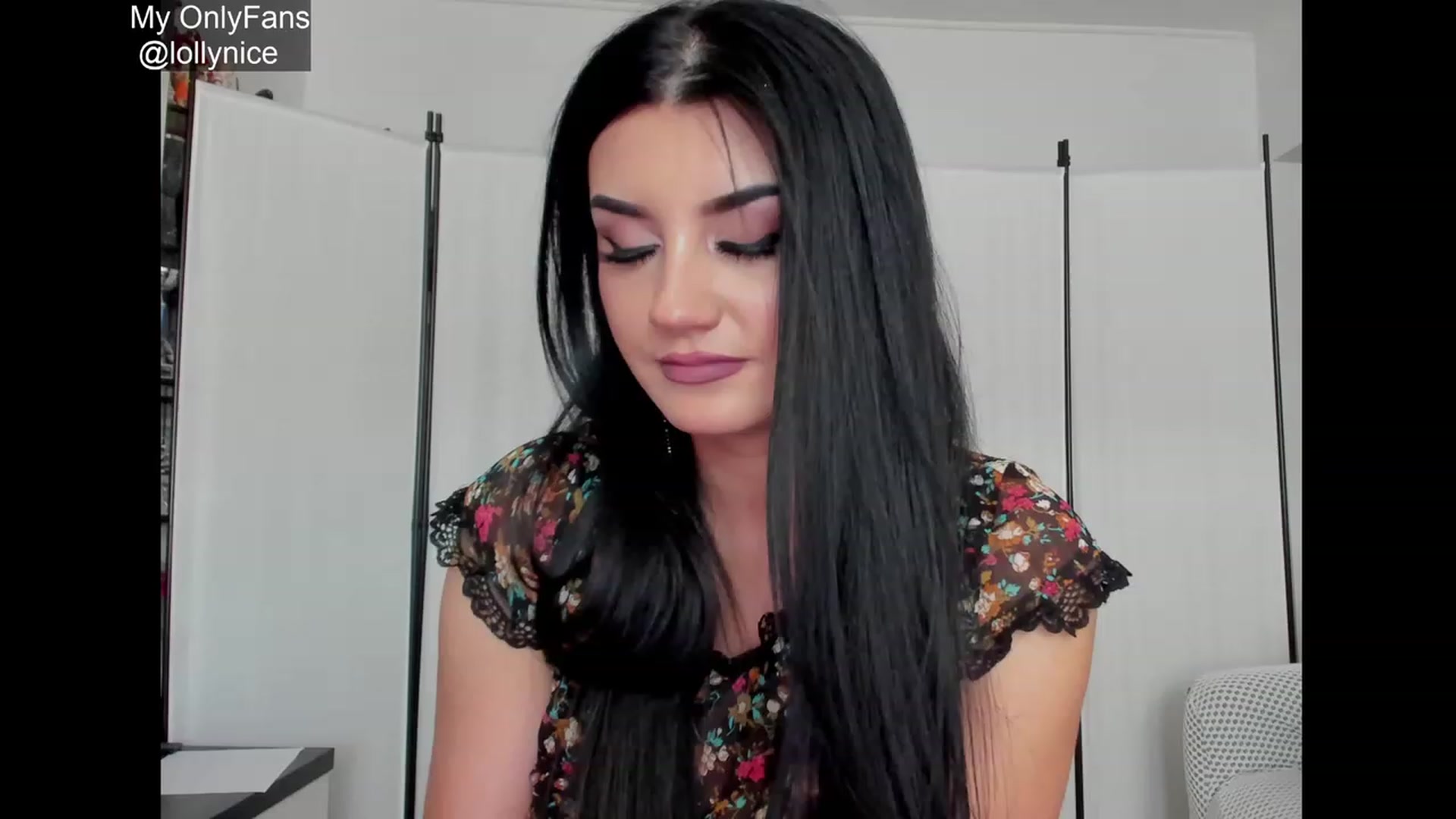 Gallery image thumbnail from sweet__girl__'s myfreecams stream on, 06/30/2023, 16:54 image 3 of 20