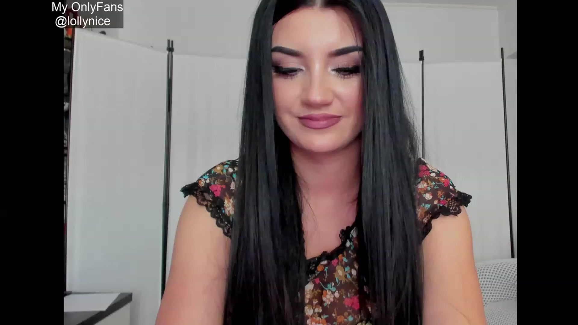 Gallery image thumbnail from sweet__girl__'s myfreecams stream on, 06/30/2023, 16:54 image 4 of 20