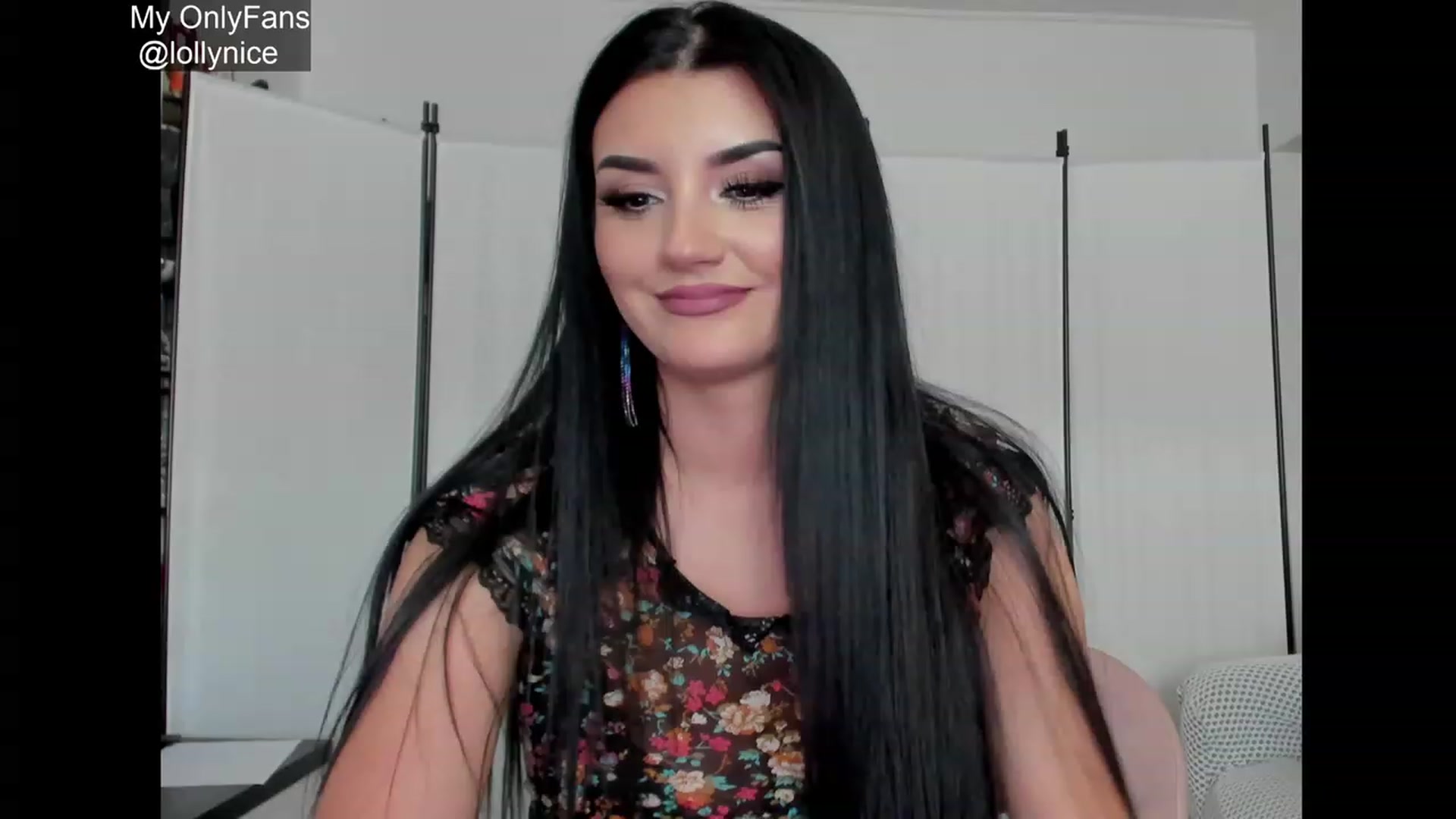 Gallery image thumbnail from sweet__girl__'s myfreecams stream on, 06/30/2023, 16:54 image 17 of 20