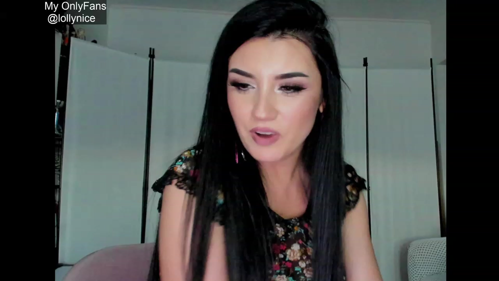 Gallery image thumbnail from sweet__girl__'s myfreecams stream on, 06/30/2023, 18:19 image 9 of 20