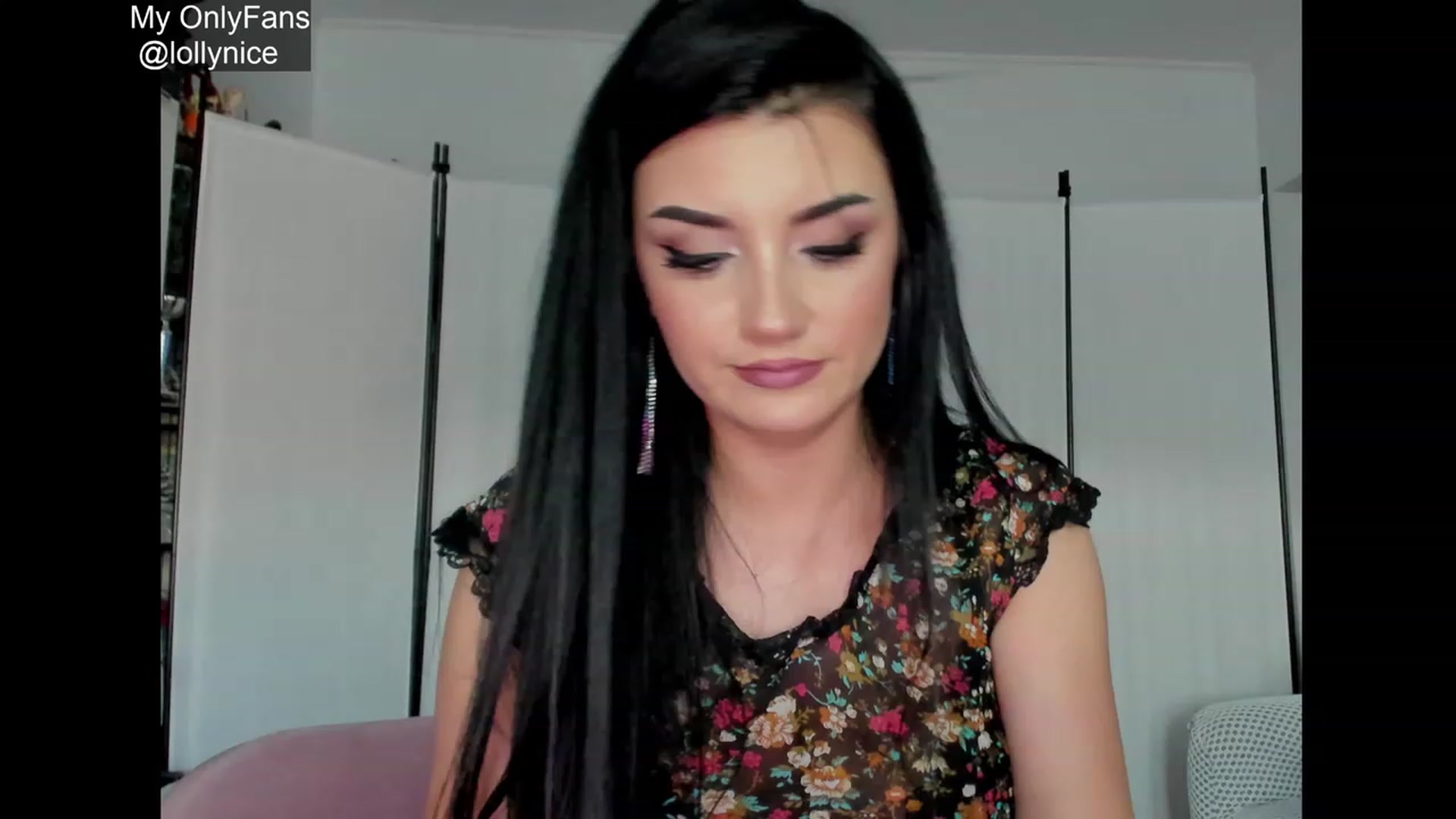 Gallery image thumbnail from sweet__girl__'s myfreecams stream on, 06/30/2023, 18:19 image 2 of 20