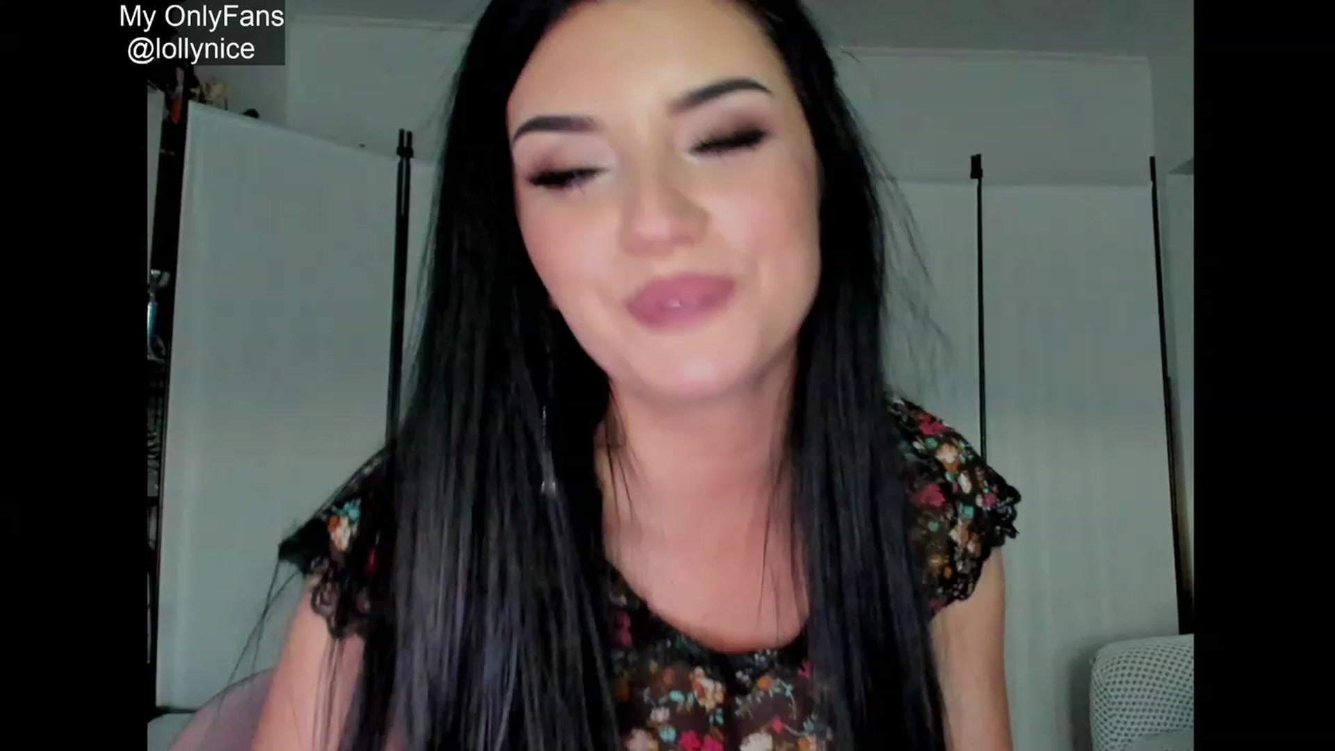 Gallery image thumbnail from sweet__girl__'s myfreecams stream on, 06/30/2023, 18:19 image 10 of 20