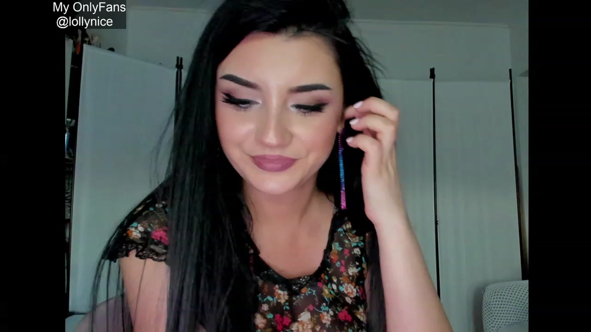 Gallery image thumbnail from sweet__girl__'s myfreecams stream on, 06/30/2023, 18:19 image 8 of 20