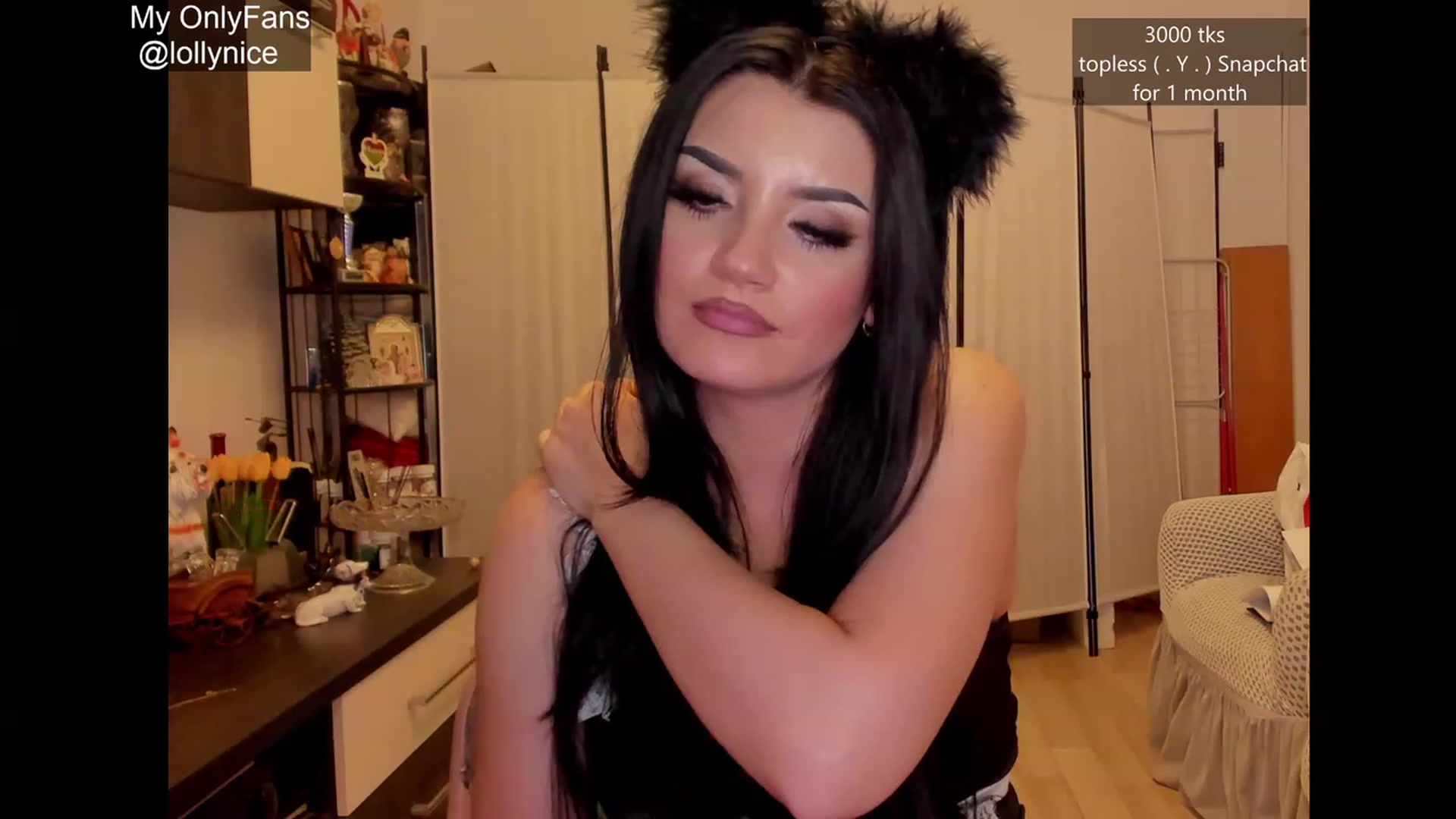 Gallery image thumbnail from sweet__girl__'s myfreecams stream on, 09/19/2023, 19:38 image 7 of 20