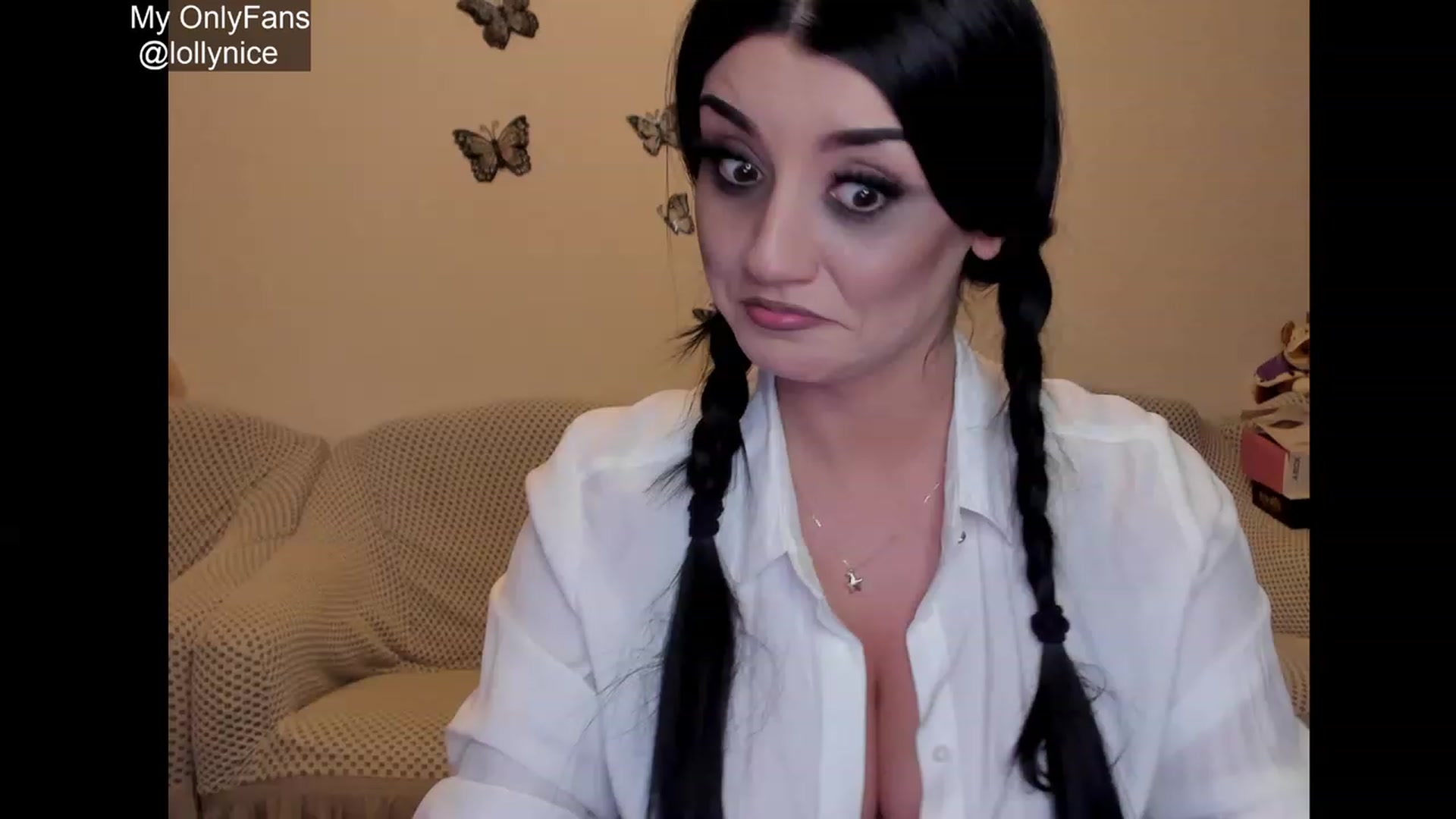 Gallery image thumbnail from sweet__girl__'s myfreecams stream on, 10/03/2023, 20:38 image 12 of 20