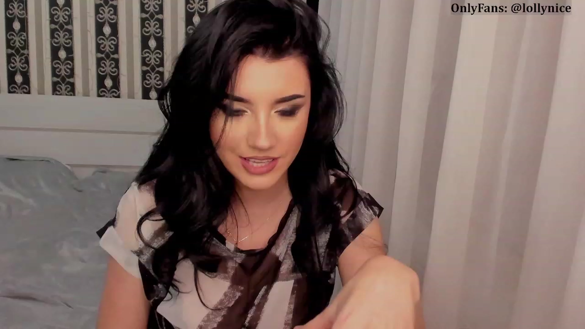 Gallery image thumbnail from sweet__girl__'s myfreecams stream on, 12/04/2023, 20:41 image 18 of 20