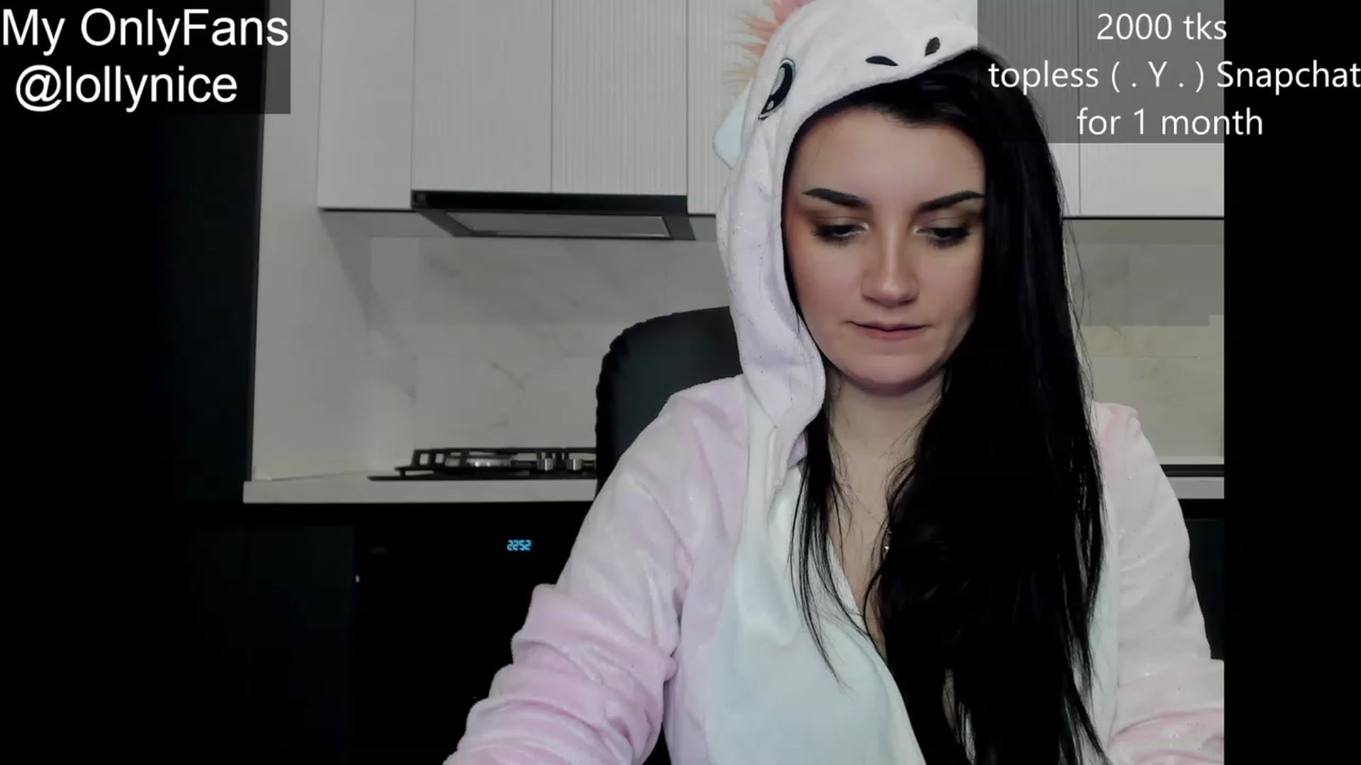 Gallery image thumbnail from sweet__girl__'s myfreecams stream on, 12/26/2023, 21:47 image 1 of 20