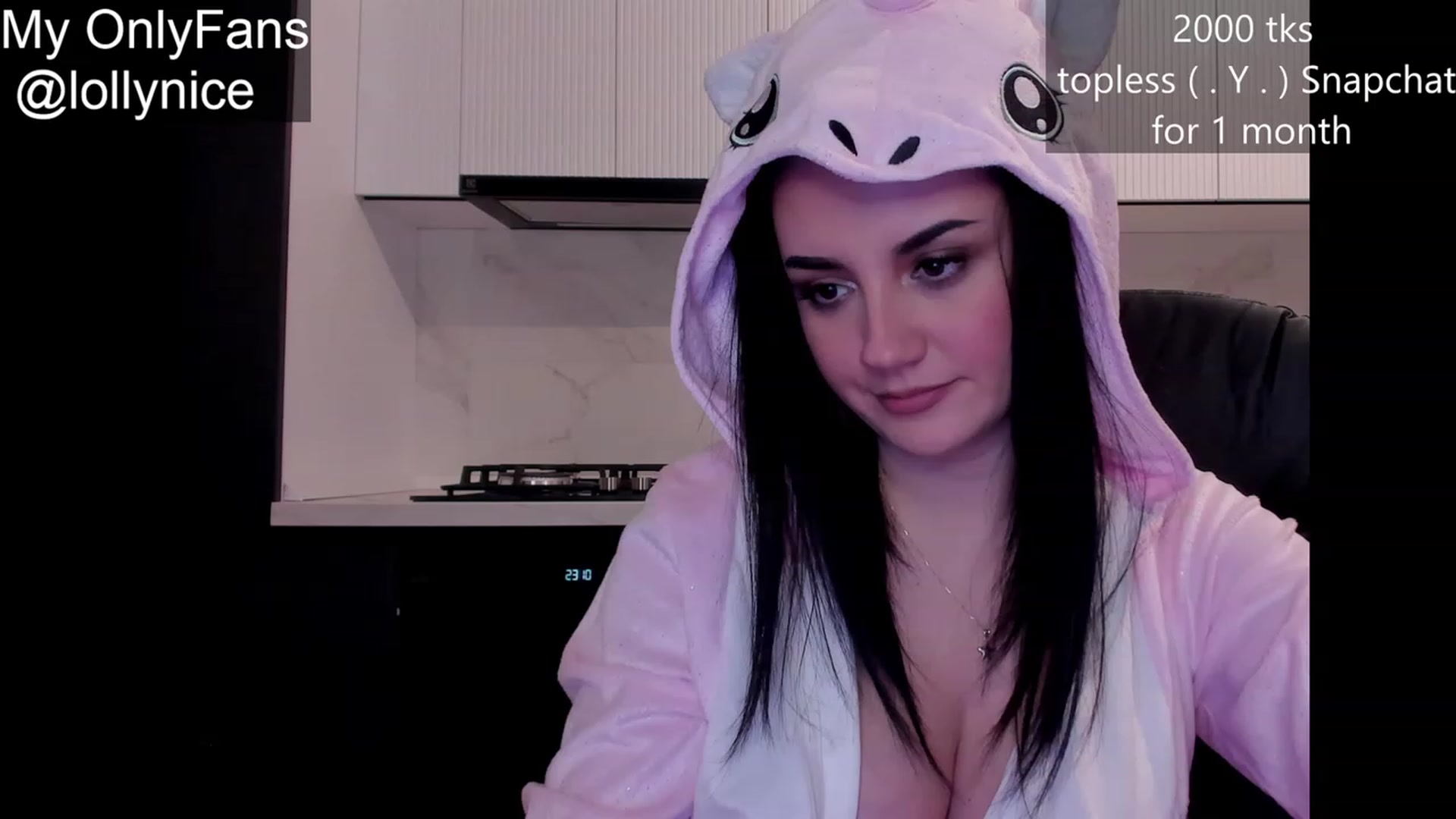 Gallery image thumbnail from sweet__girl__'s myfreecams stream on, 12/26/2023, 21:47 image 8 of 20