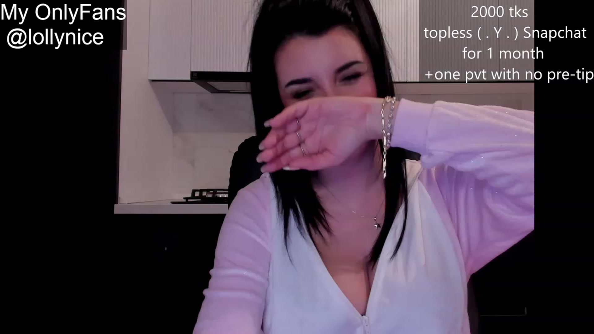 Gallery image thumbnail from sweet__girl__'s myfreecams stream on, 12/26/2023, 23:30 image 14 of 20