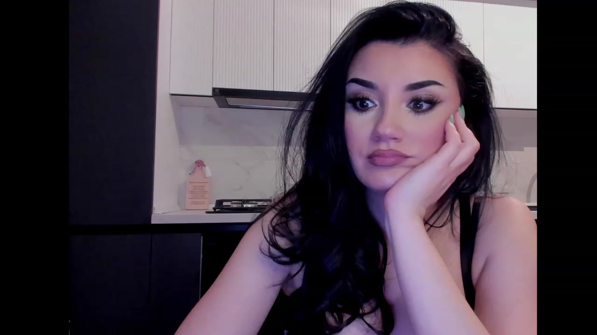 Gallery image thumbnail from sweet__girl__'s myfreecams stream on, 12/30/2023, 21:46 image 8 of 20