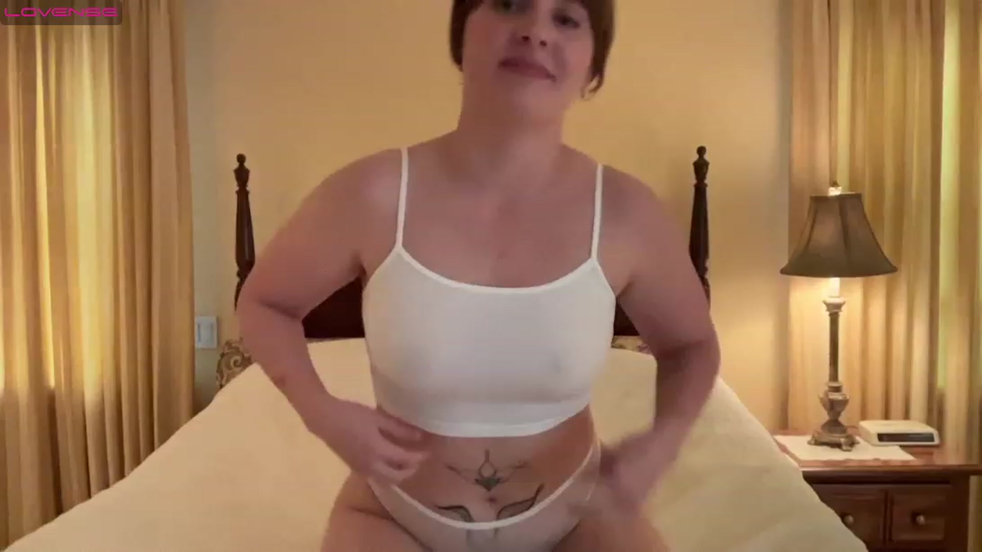 Gallery image thumbnail from sweet_charli1's myfreecams stream on, 05/01/2023, 15:27 image 8 of 20