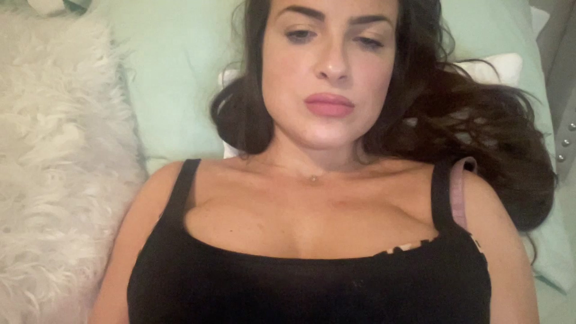 Gallery image thumbnail from sweet_nesss's myfreecams stream on, 07/17/2023, 05:05 image 17 of 20