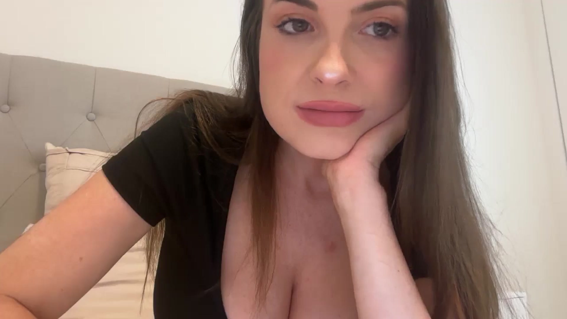 Gallery image thumbnail from sweet_nesss's myfreecams stream on, 11/03/2025, 04:21 image 5 of 20